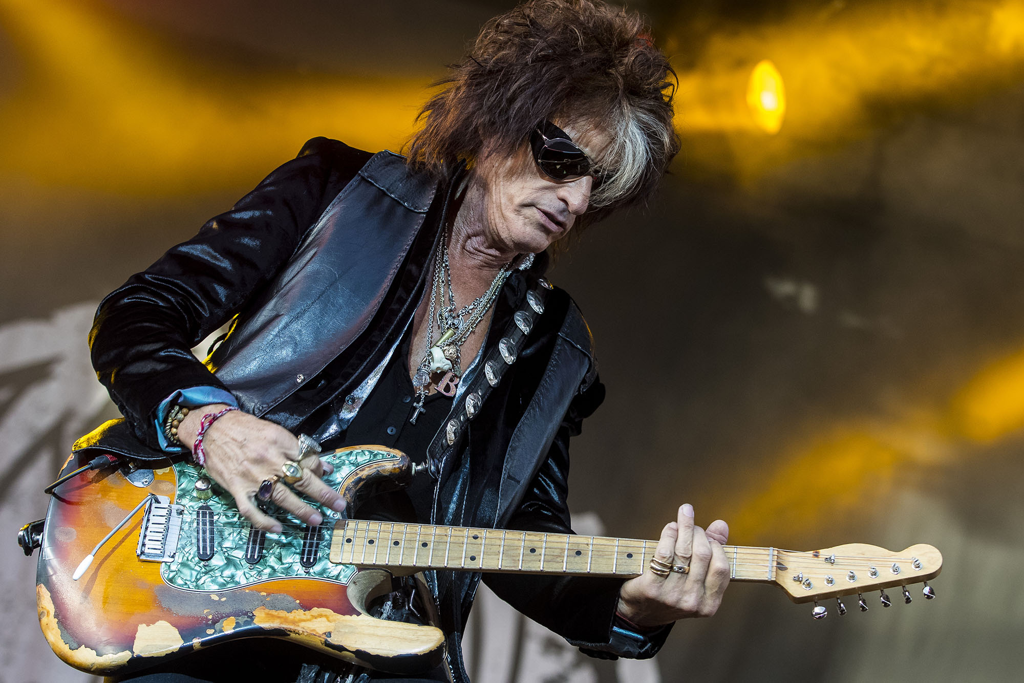 Joe Perry, Headlining tour, Page Six news, 2000x1340 HD Desktop