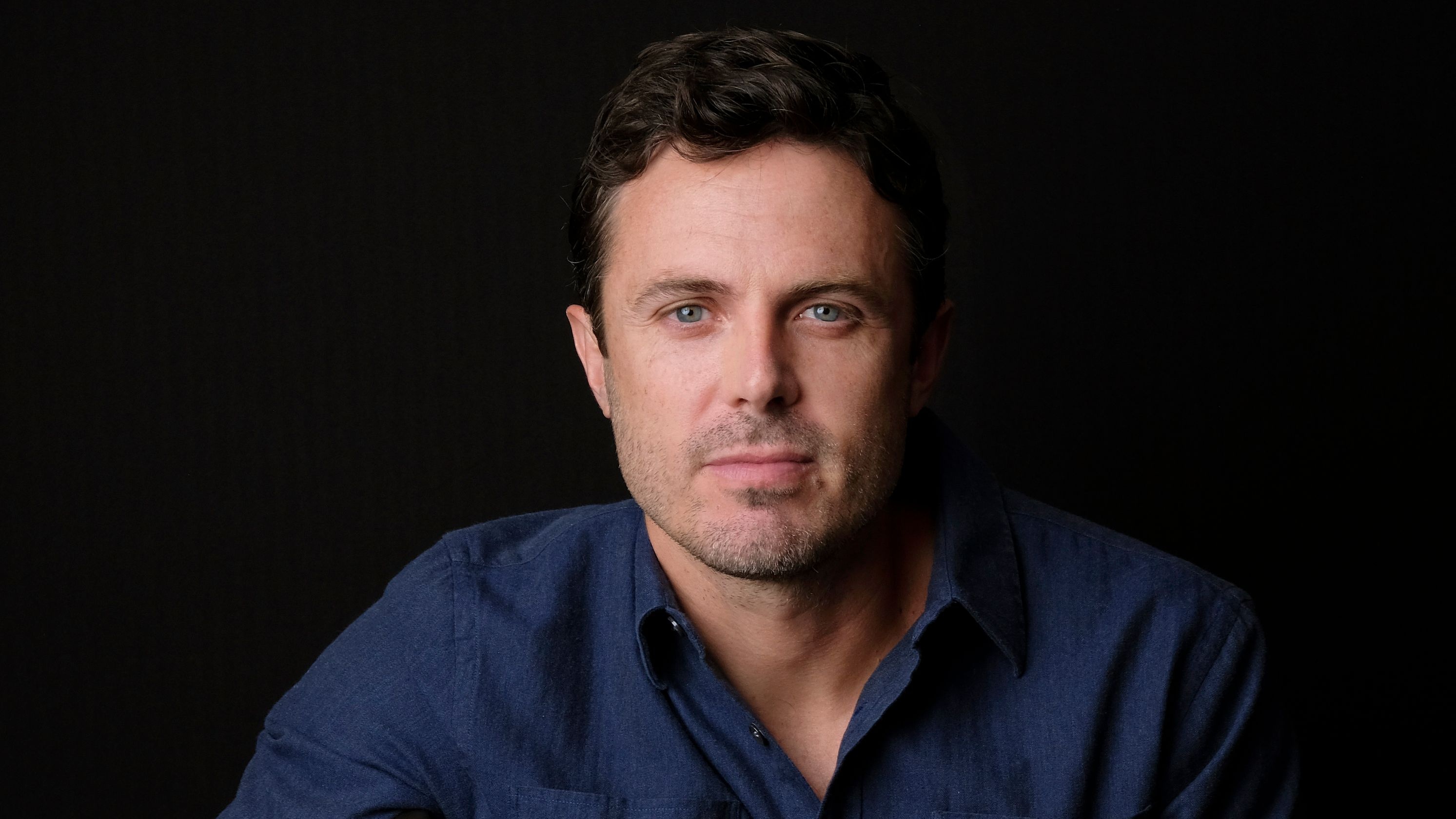 Casey Affleck, Biography, Life story, Superstar, 2990x1680 HD Desktop