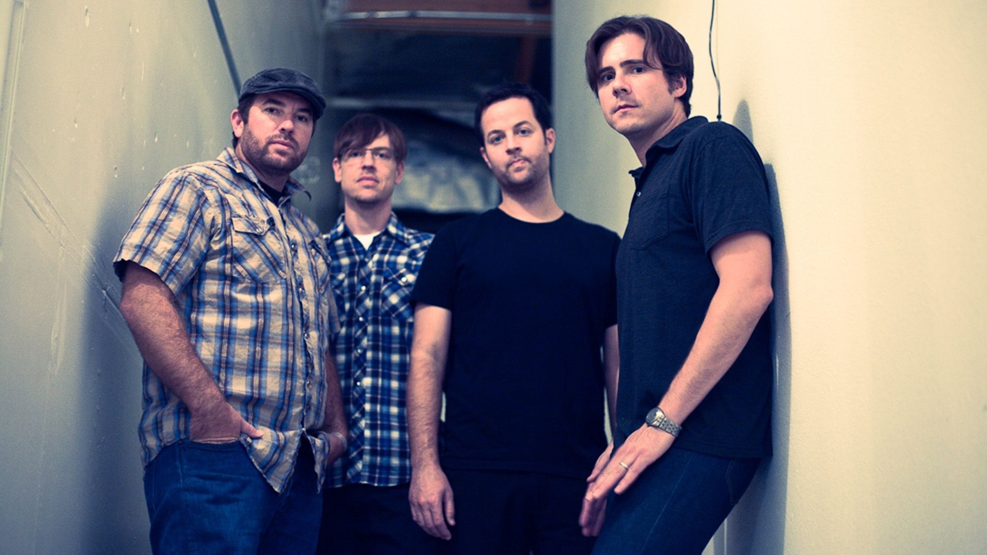 Jimmy Eat World, Band Corridor, Shirt Look, Concert Tickets, 1920x1080 Full HD Desktop