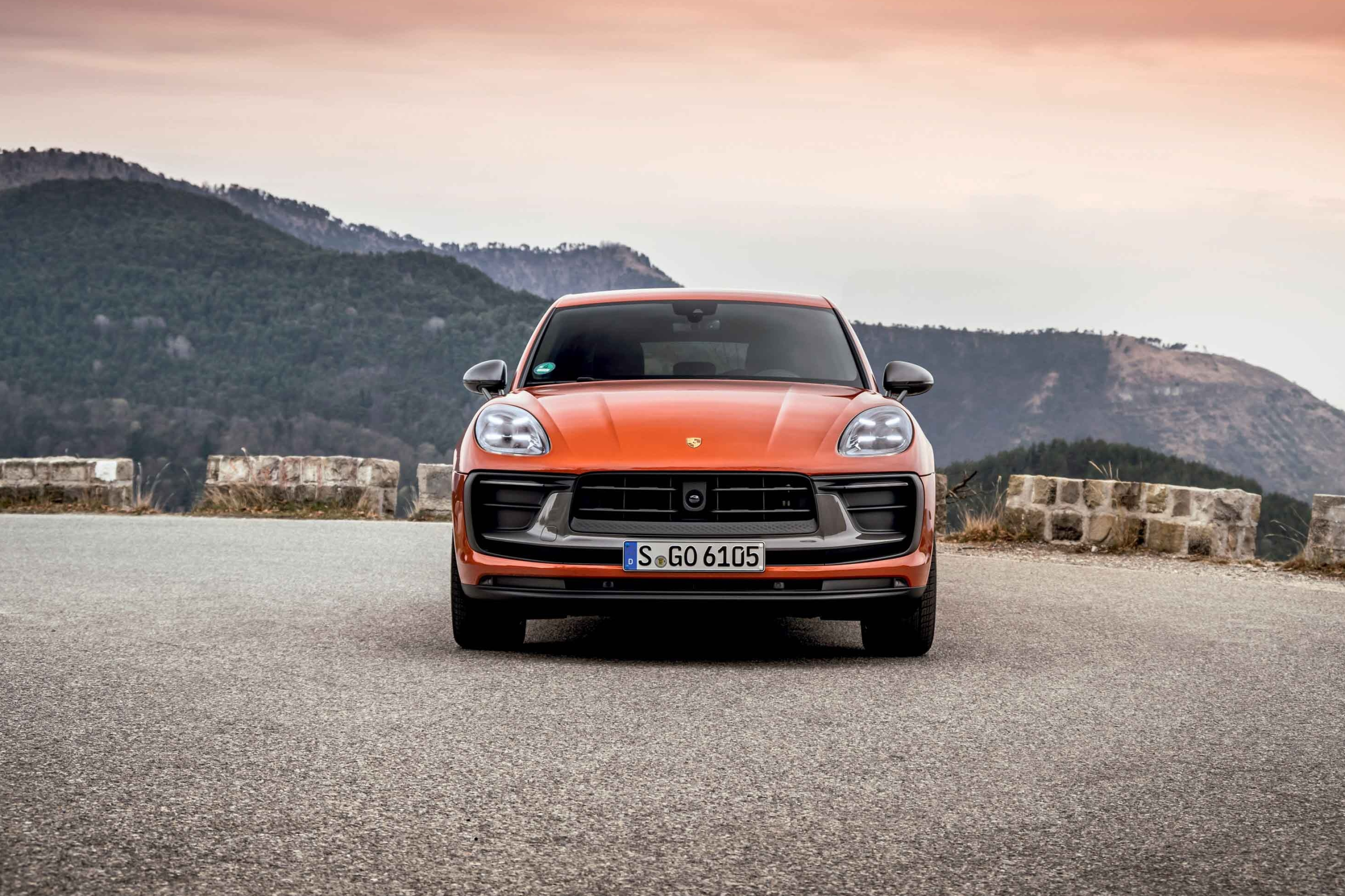 Porsche Macan, Papaya metallic, Dailyrevs, 3240x2160 HD Desktop