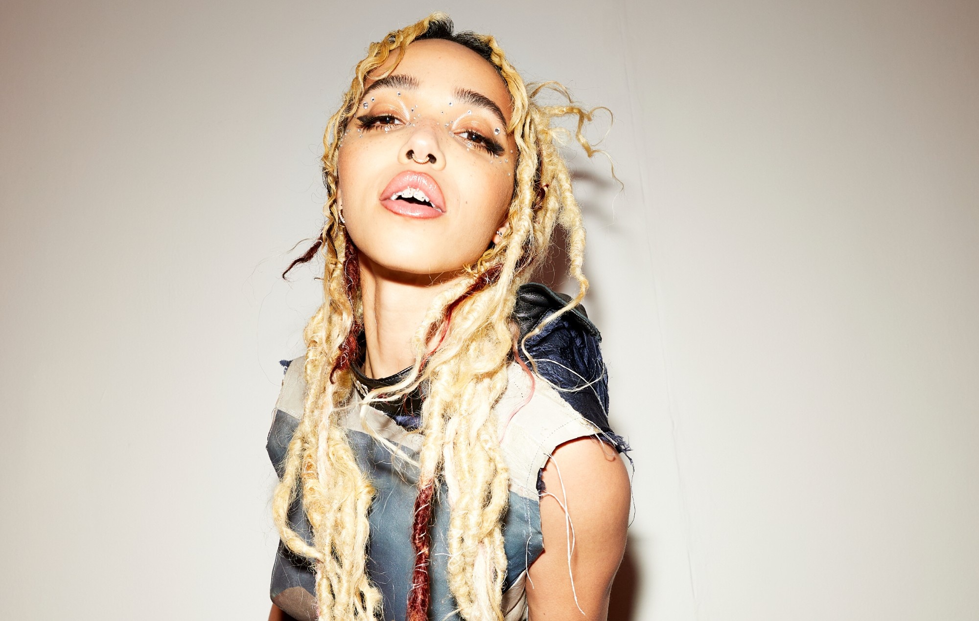 FKA Twigs, Teases new track, Music, 2000x1270 HD Desktop