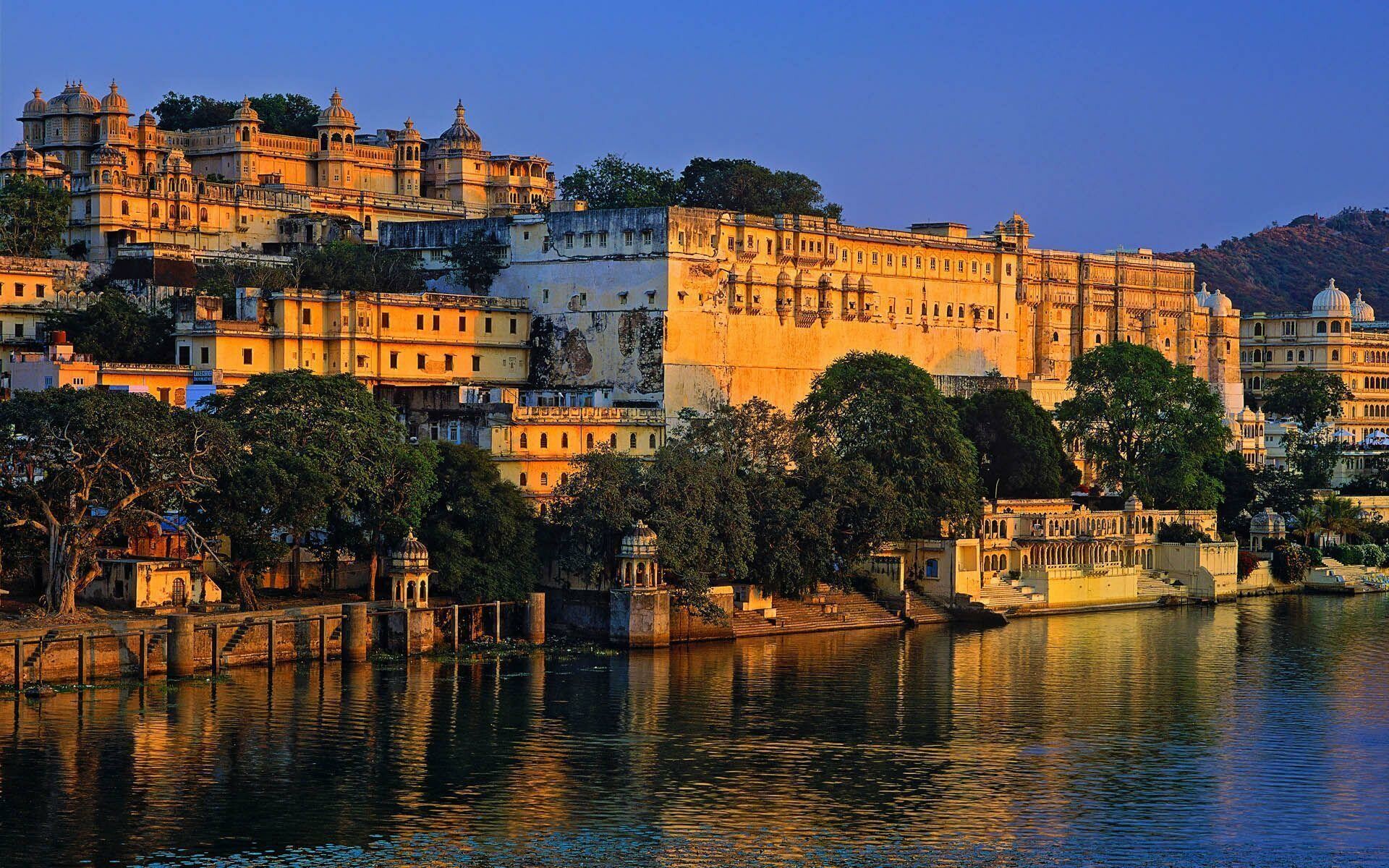 Udaipur City Palace, India Wallpaper, 1920x1200 HD Desktop