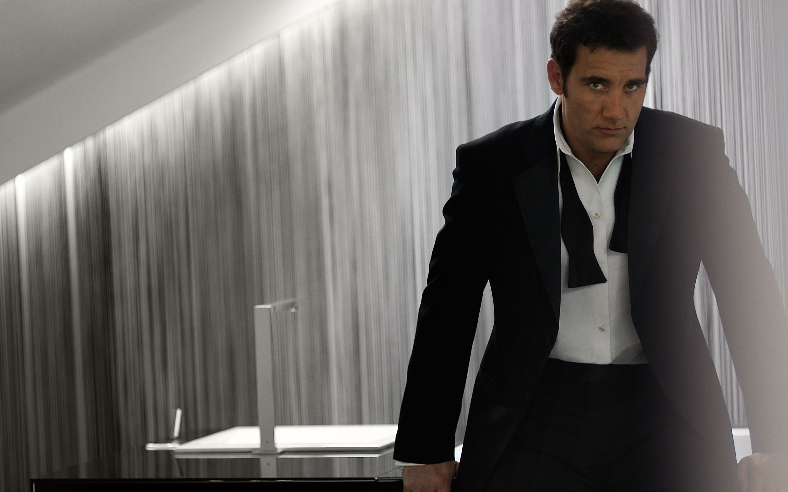 Clive Owen, HD Wallpaper, Celebrity Photo, Actor Portraits, 2560x1600 HD Desktop