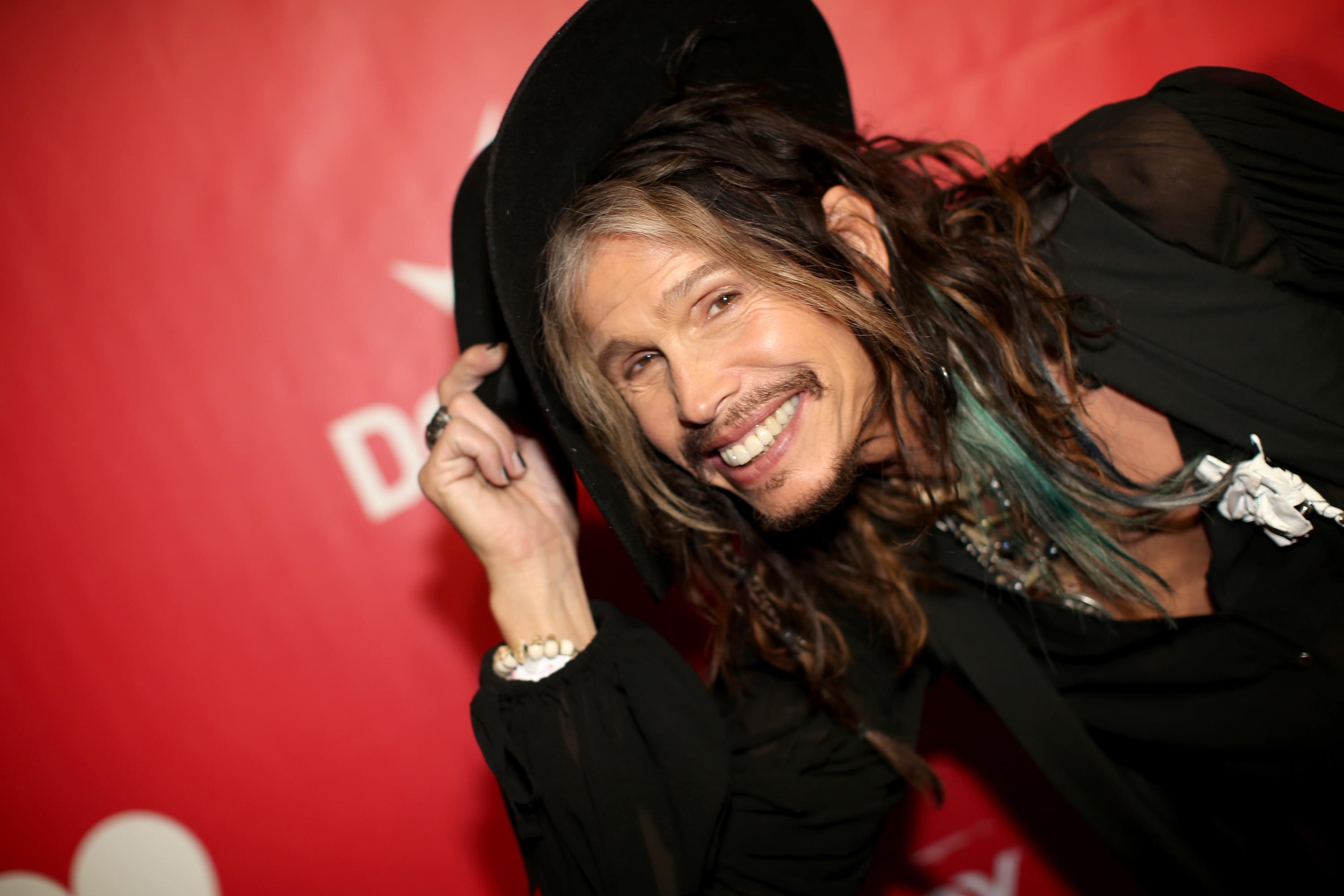 Steven Tyler, New Vegas catchphrase, Hilarity ensues, WLS FM interview, 3000x2000 HD Desktop