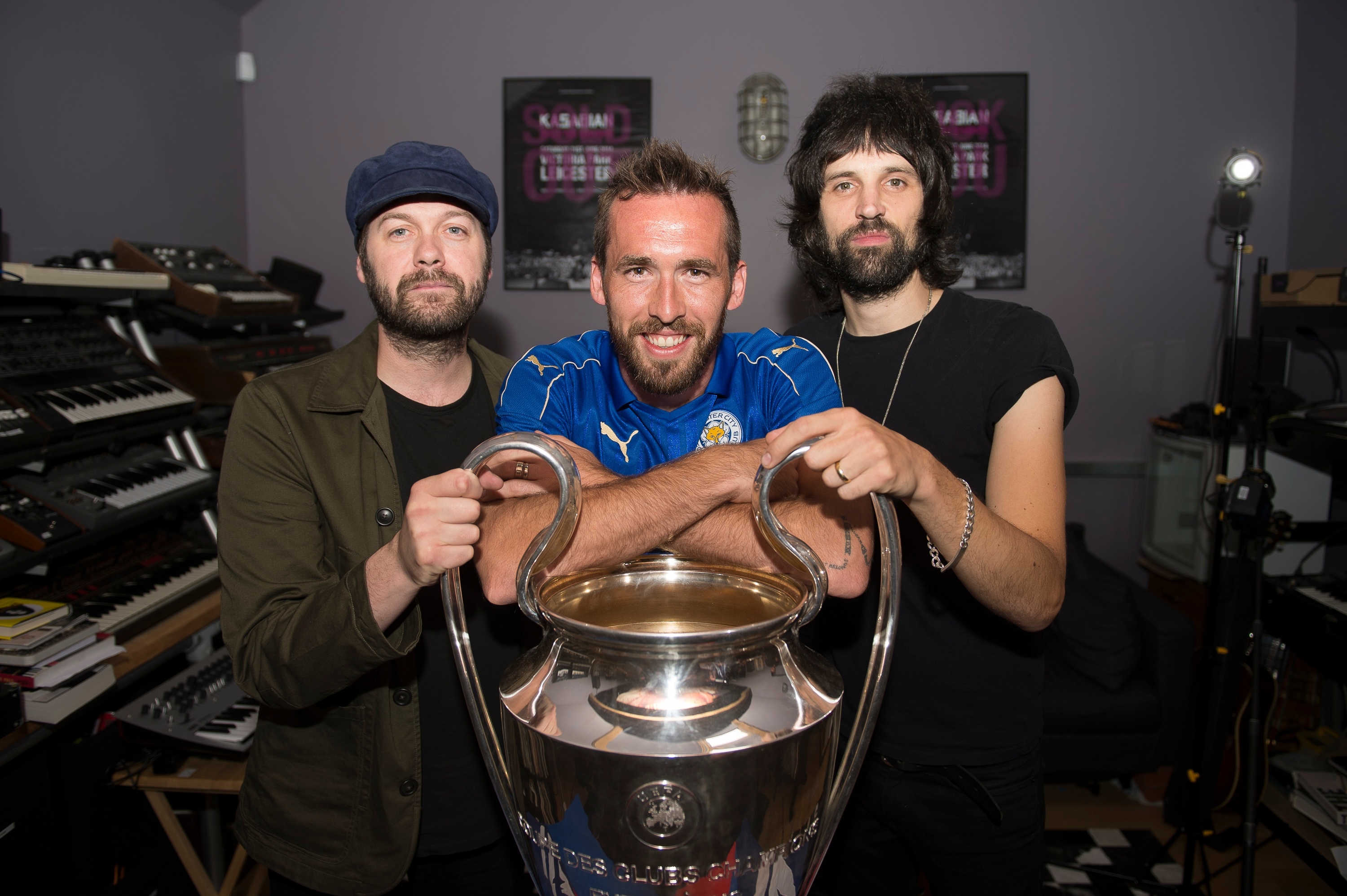 Kasabian, Fuchs, Champions League Trophy, Music, 3000x2000 HD Desktop