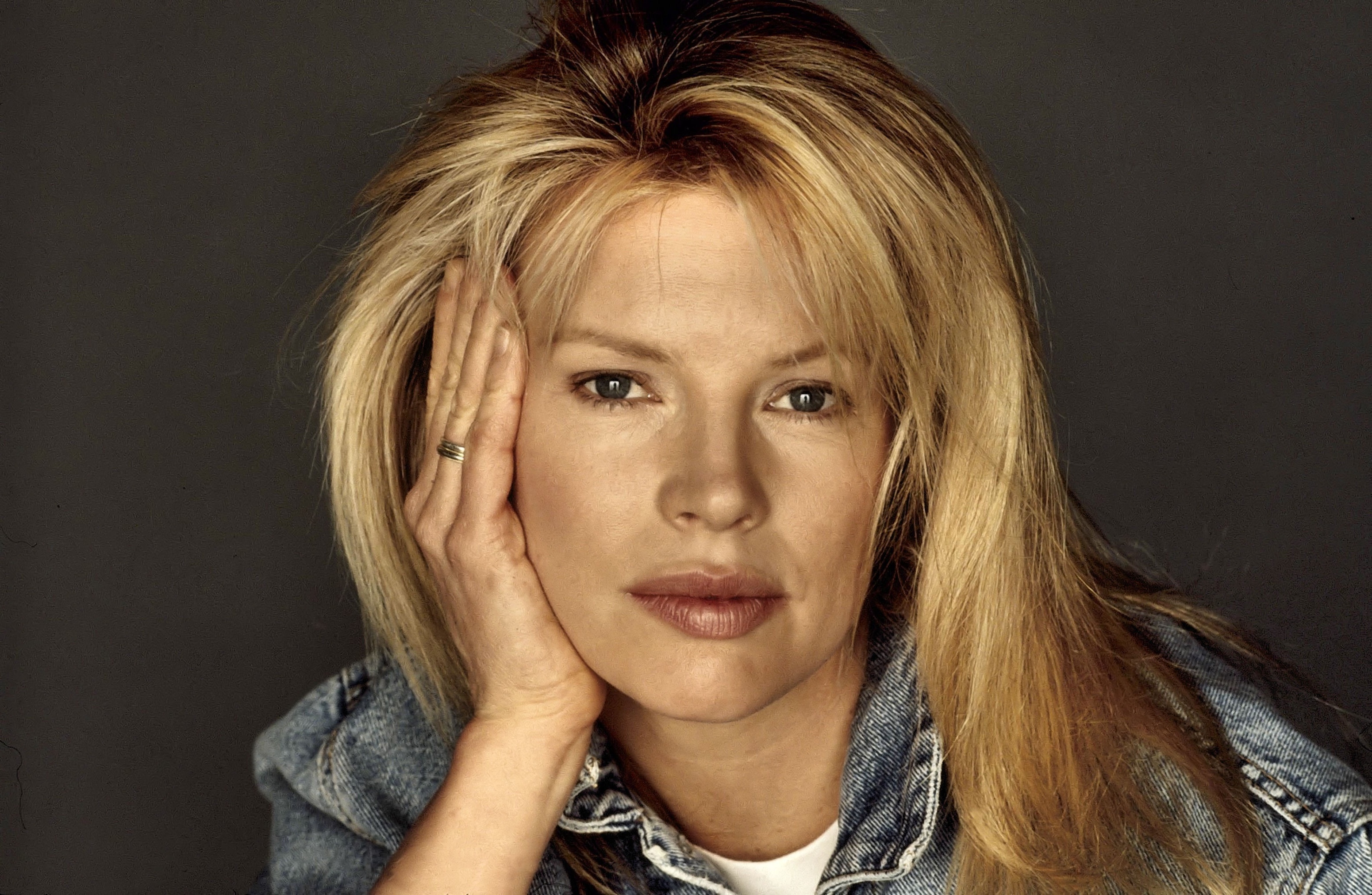 Kim Basinger, Actress, Blonde, Ring, 3110x2030 HD Desktop