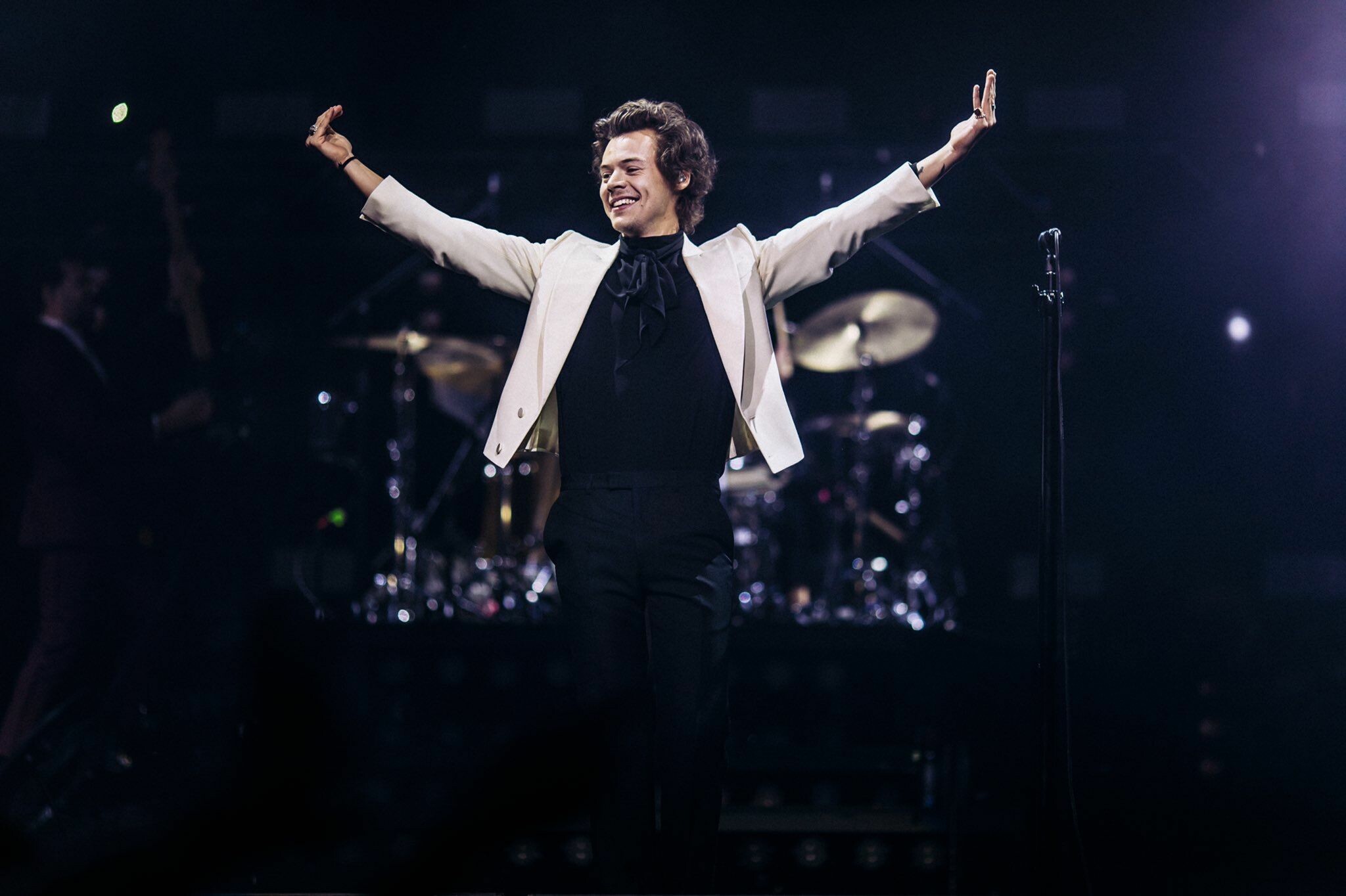 Harry Styles, Celebrities, Musician, Stylish, 2050x1370 HD Desktop