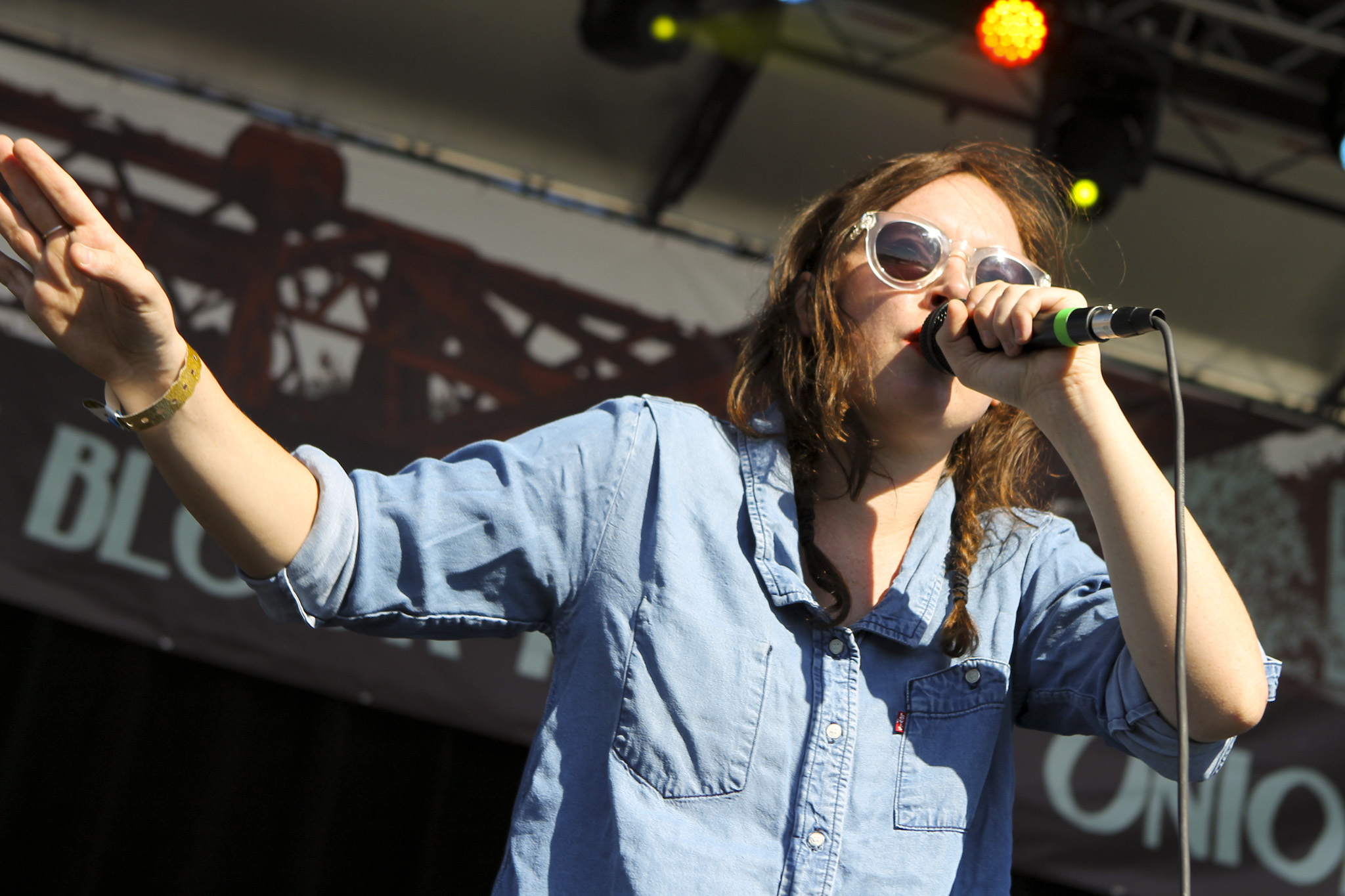 Sylvan Esso, Lollapalooza 2015, Chicago music festival, Concert photos, 2050x1370 HD Desktop