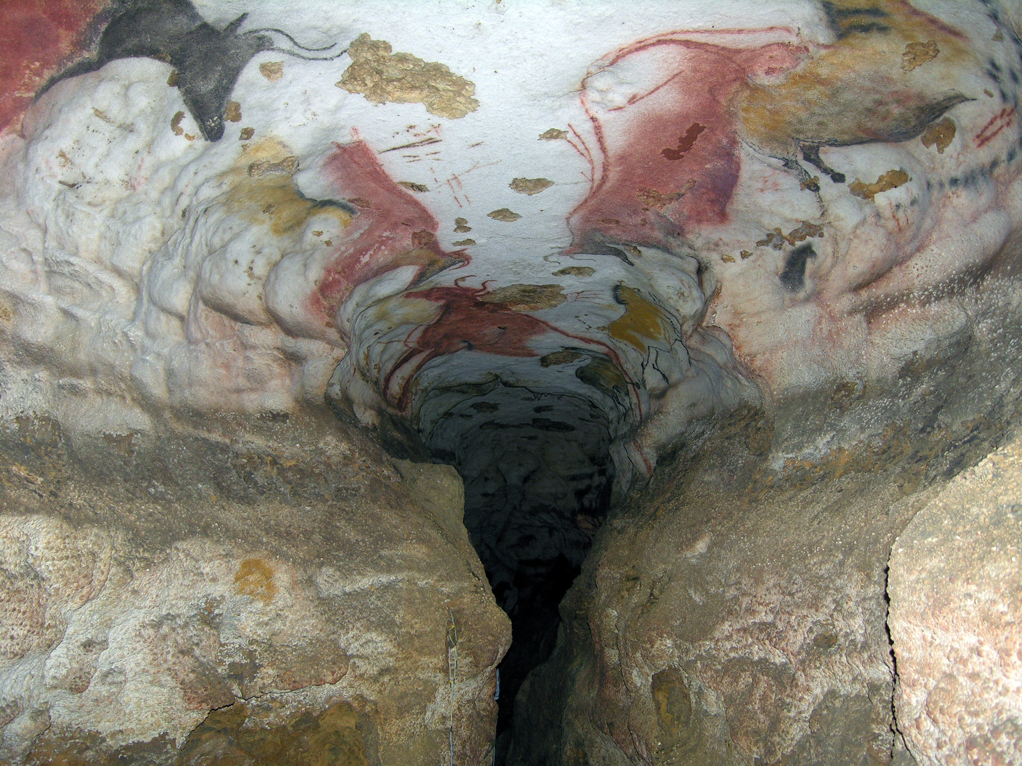 Hall of Bulls, Lascaux (France) Wallpaper, 2050x1540 HD Desktop