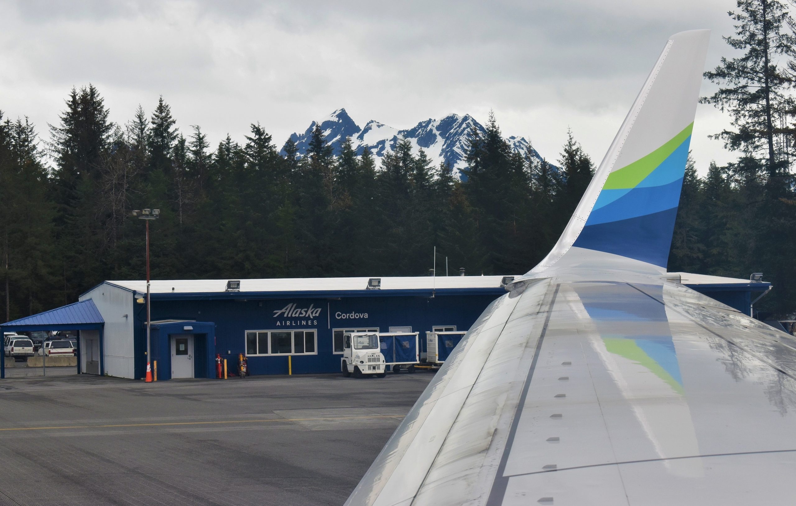 Alaska Airlines, Milk run flight, Unique experience, Multiple destinations, 2560x1630 HD Desktop