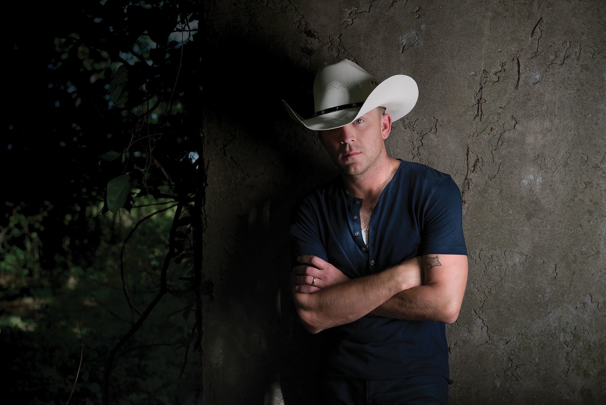 Justin Moore, 1065 WYRK, 2050x1370 HD Desktop