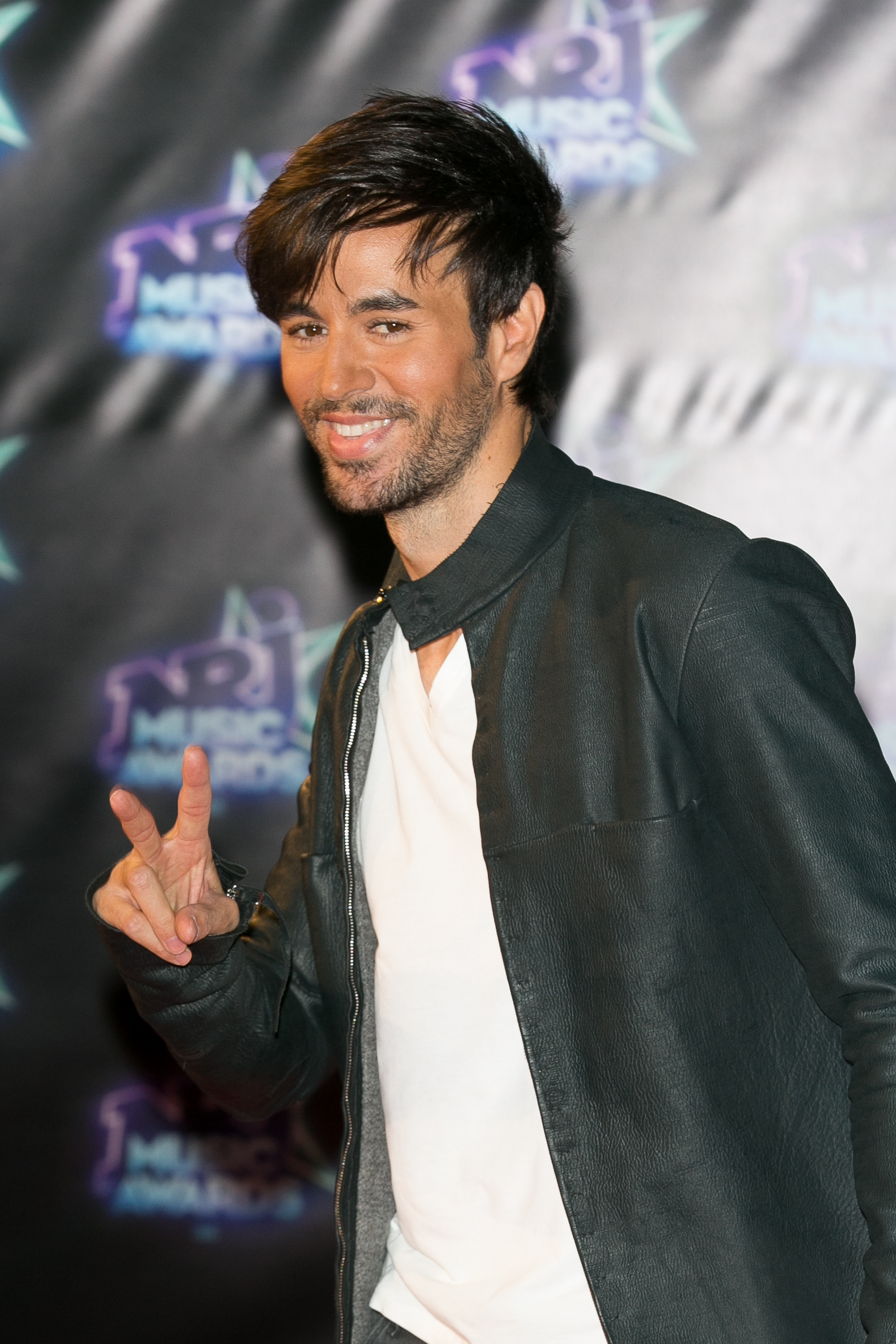 Enrique Iglesias, Music artist, Celebrity, 2000x3000 HD Phone