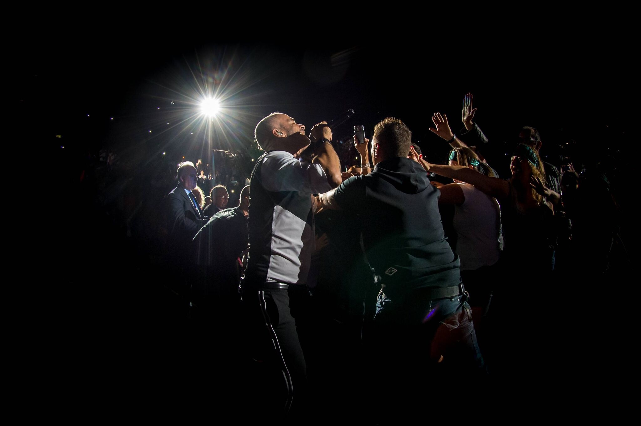 Eros Ramazzotti, Perfetto World Tour, Pirelli Concert, Musical Legend, 2050x1370 HD Desktop