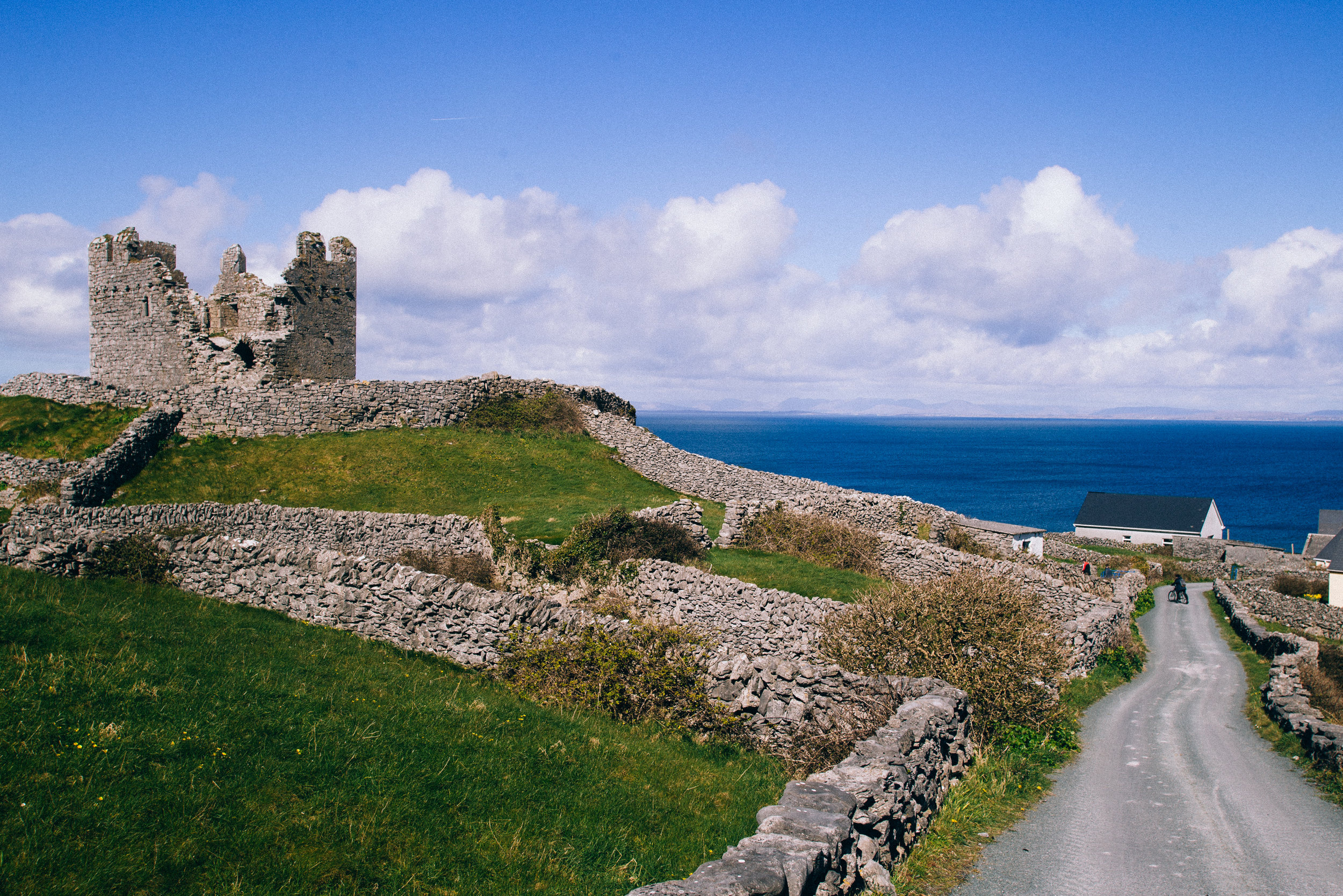 Kitchen wizard, Aran Islands, Local culinary expert, Rostyslav Soroka, 2500x1670 HD Desktop