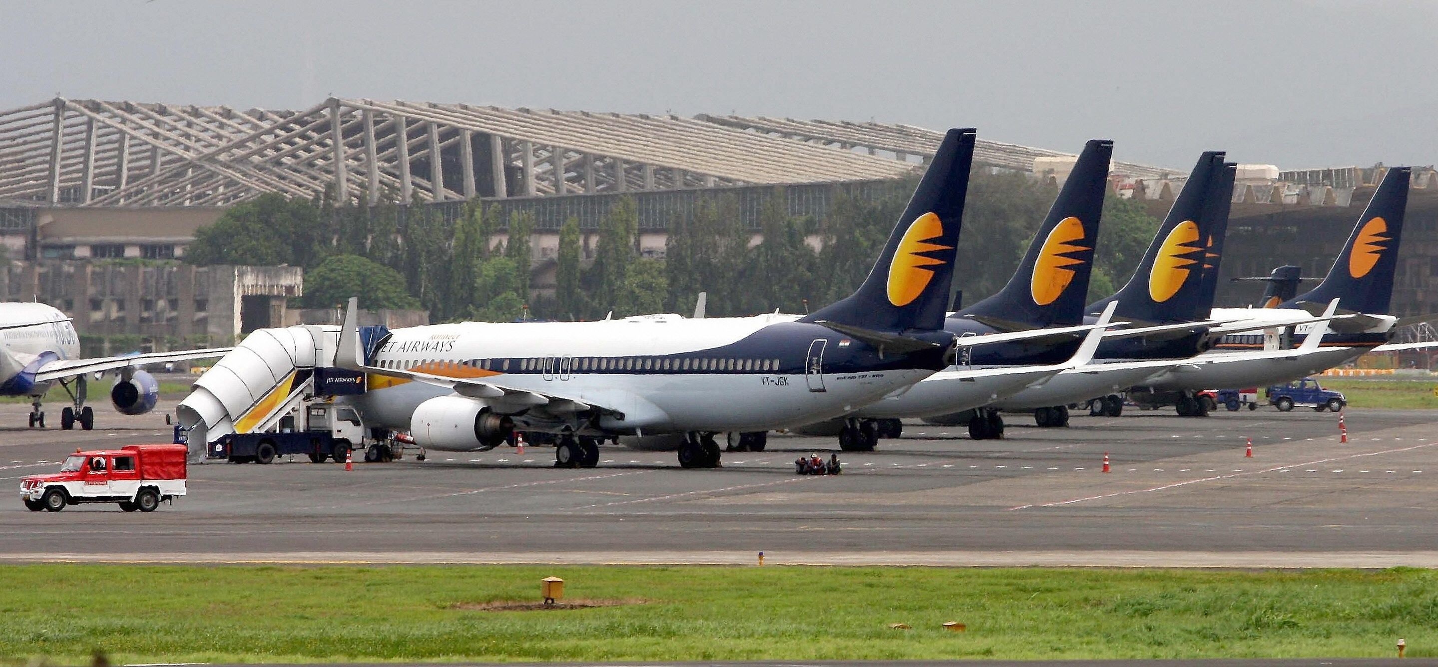 Jet Airways, First flight in 3 years, Celebrates turning 29, 2880x1340 Dual Screen Desktop