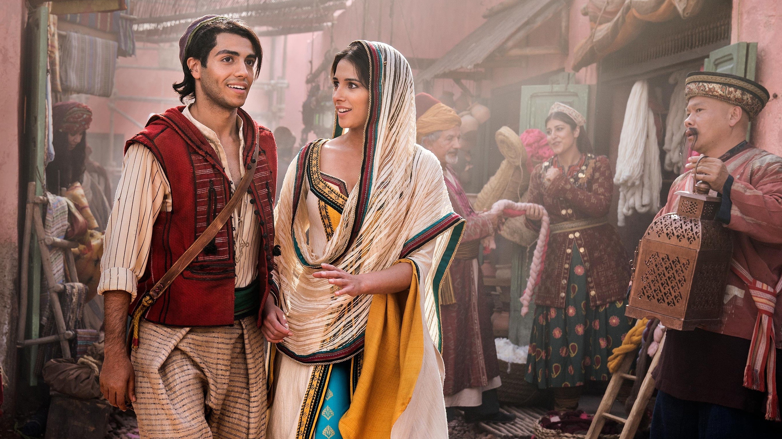 Naomi Scott as Jasmine, Aladdin 2019, Mena Massoud, Stunning resolution, 2700x1520 HD Desktop