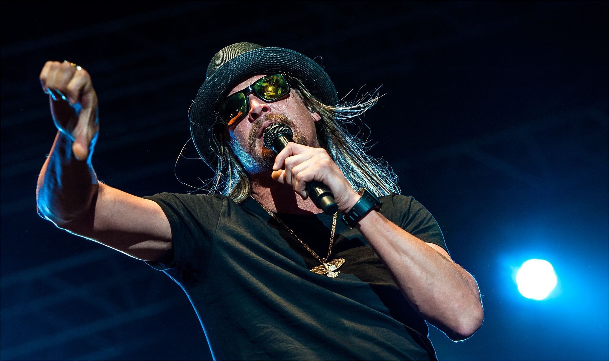 Kid Rock, Striking wallpaper, Incredible visuals, Music legends, 2050x1220 HD Desktop