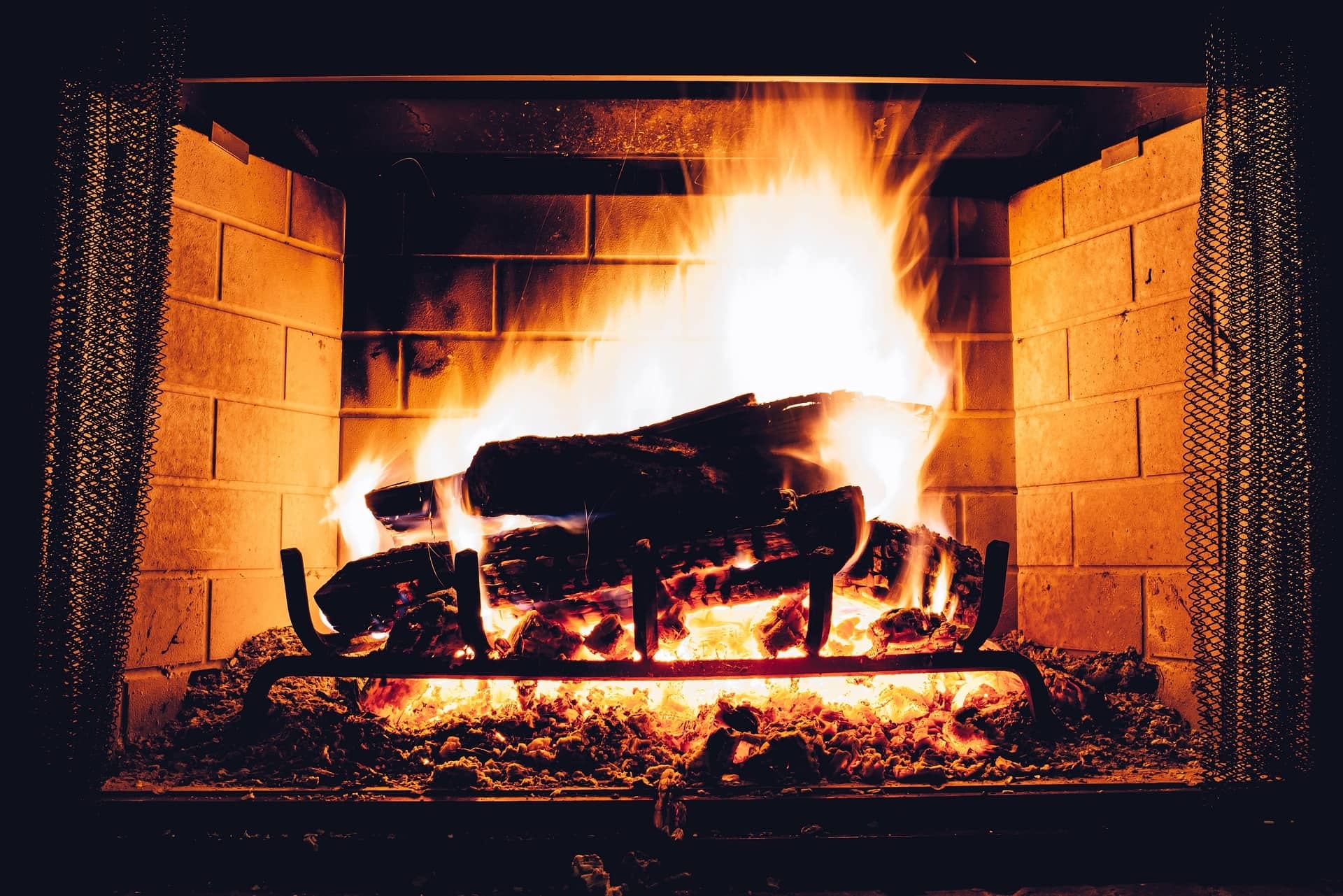 Roaring fire dangers, Christmas health risks, University of Hull research, Bad effects on health, Coal fire hazards, 1920x1290 HD Desktop