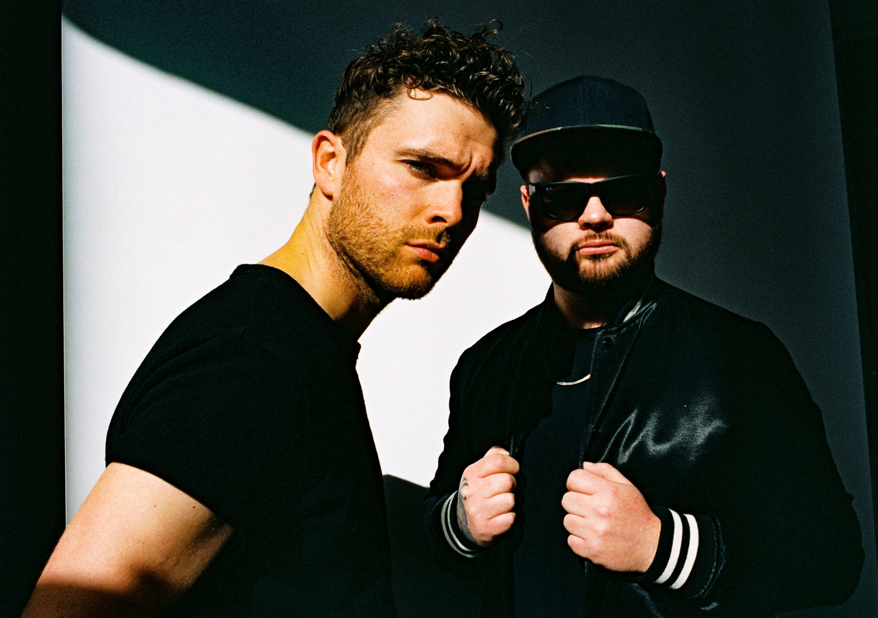 Royal Blood, Powerful rock anthems, Mesmerizing stage presence, Unforgettable performances, 2800x1970 HD Desktop