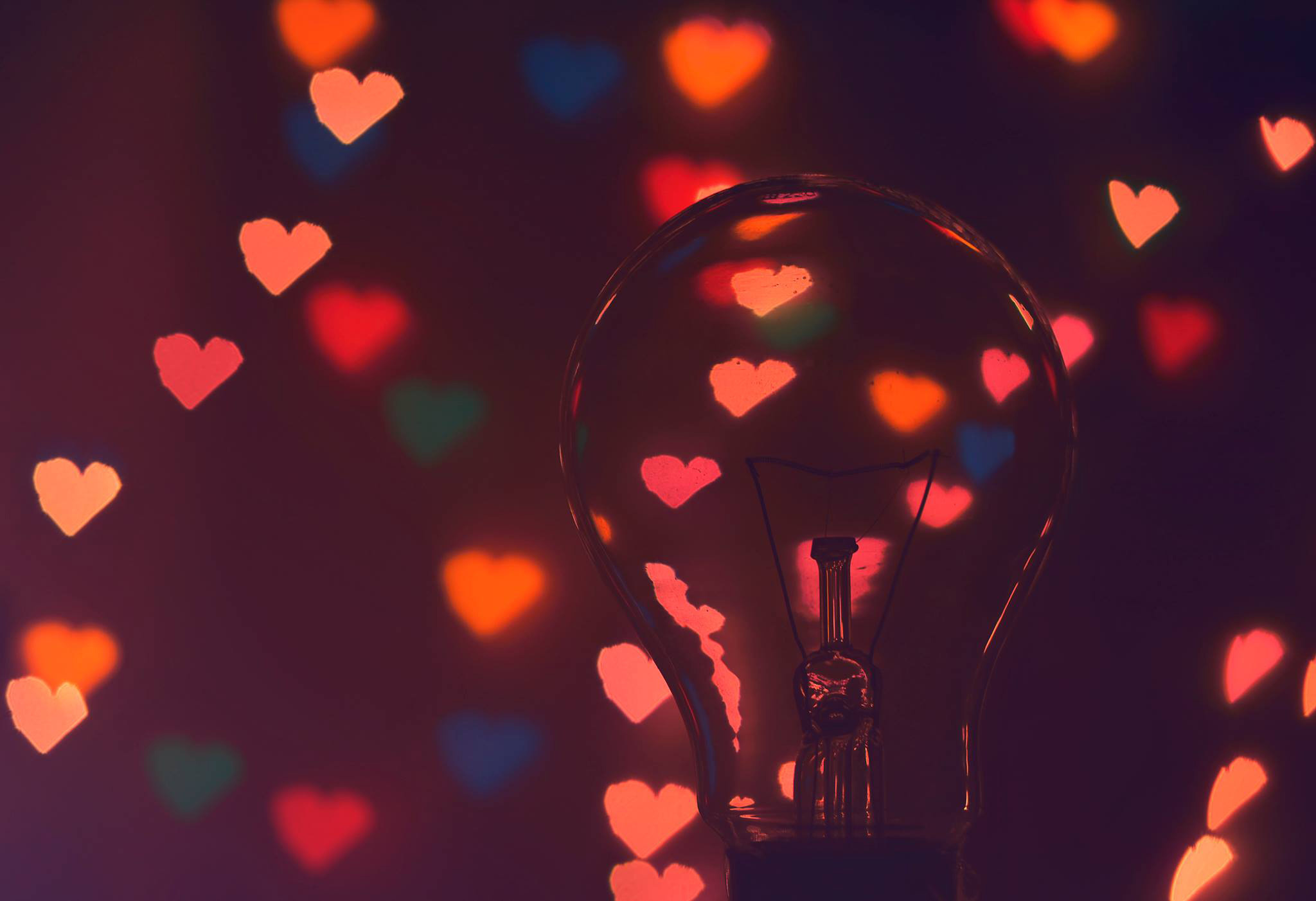 Light bulb, Hearts Wallpaper, 2050x1410 HD Desktop