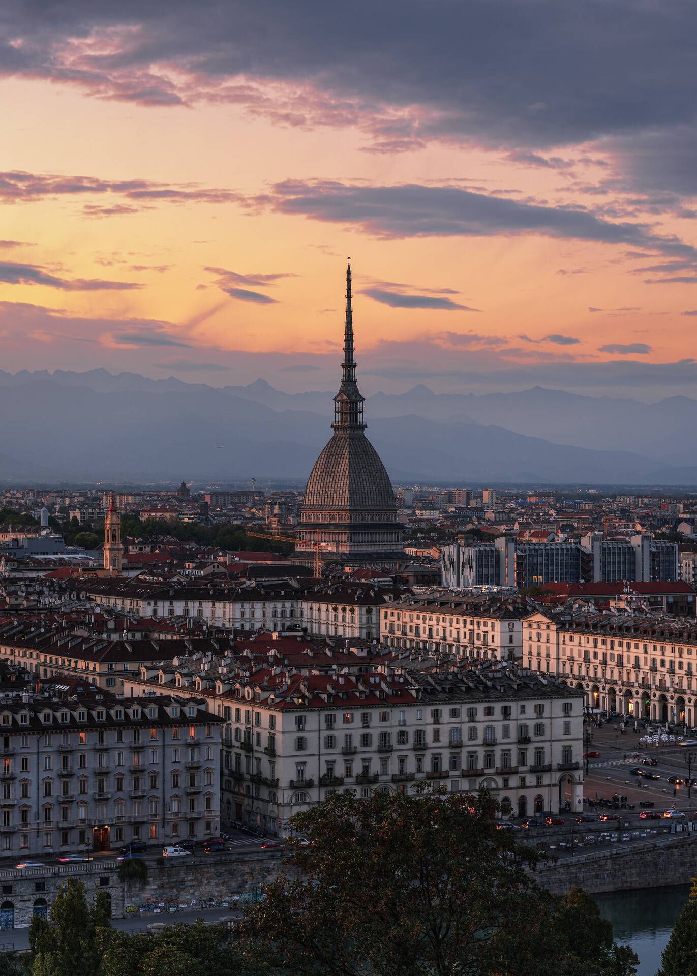 Turin, Sara Trucano, 1380x1920 HD Phone