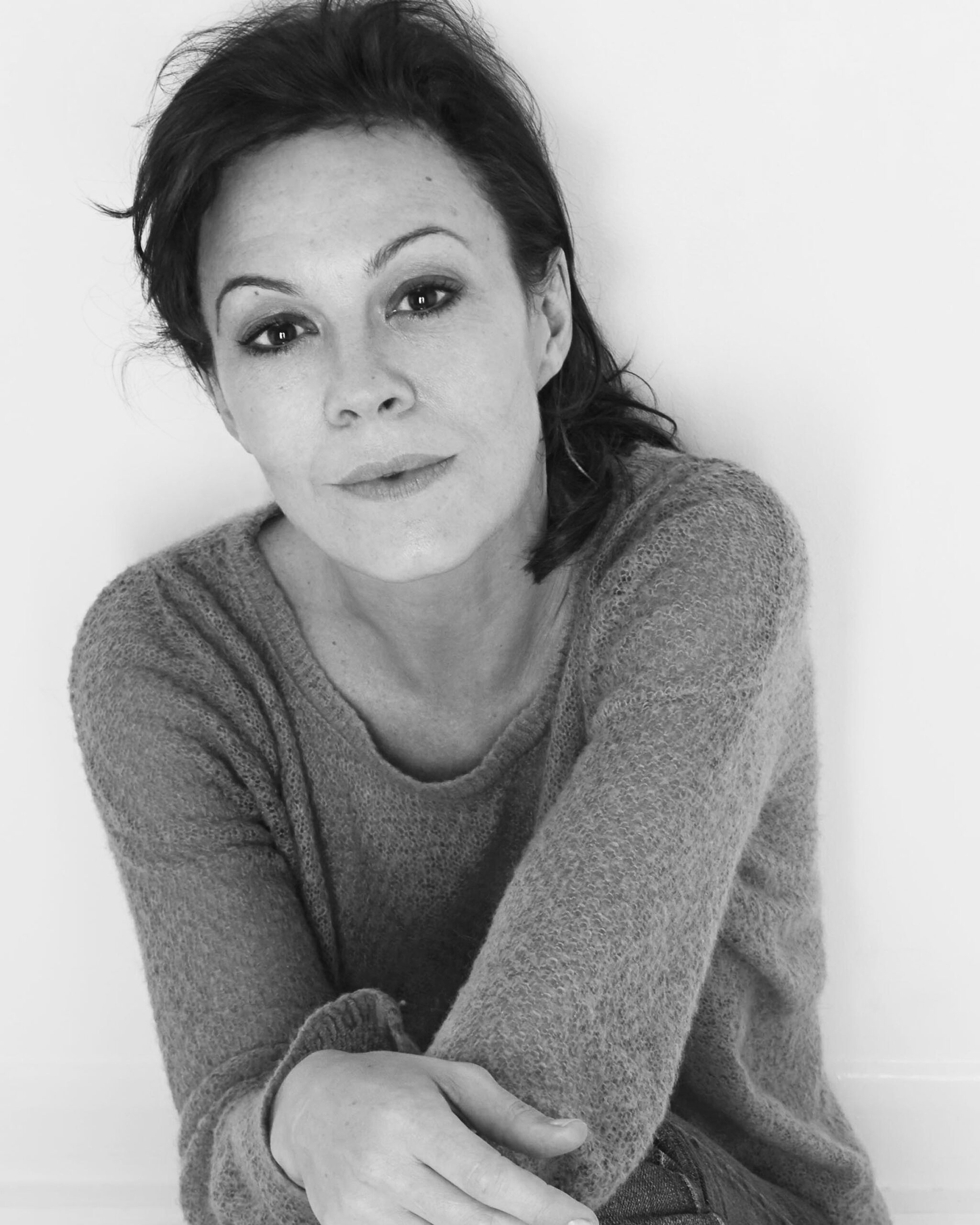 Helen McCrory, Biography, British star, The New York Times, 2050x2560 HD Phone