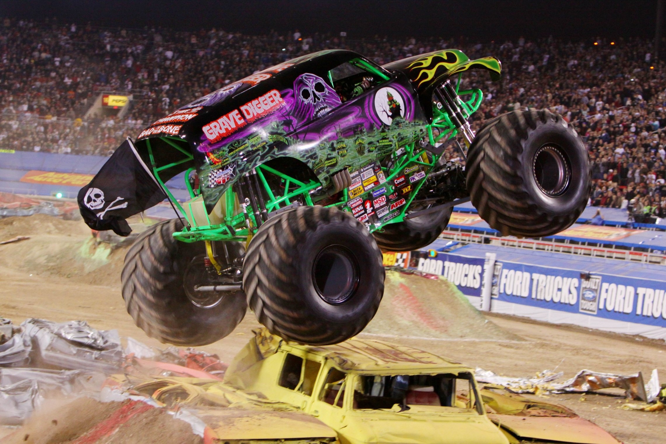 Grave Digger, Monster Trucks Wallpaper, 2290x1530 HD Desktop