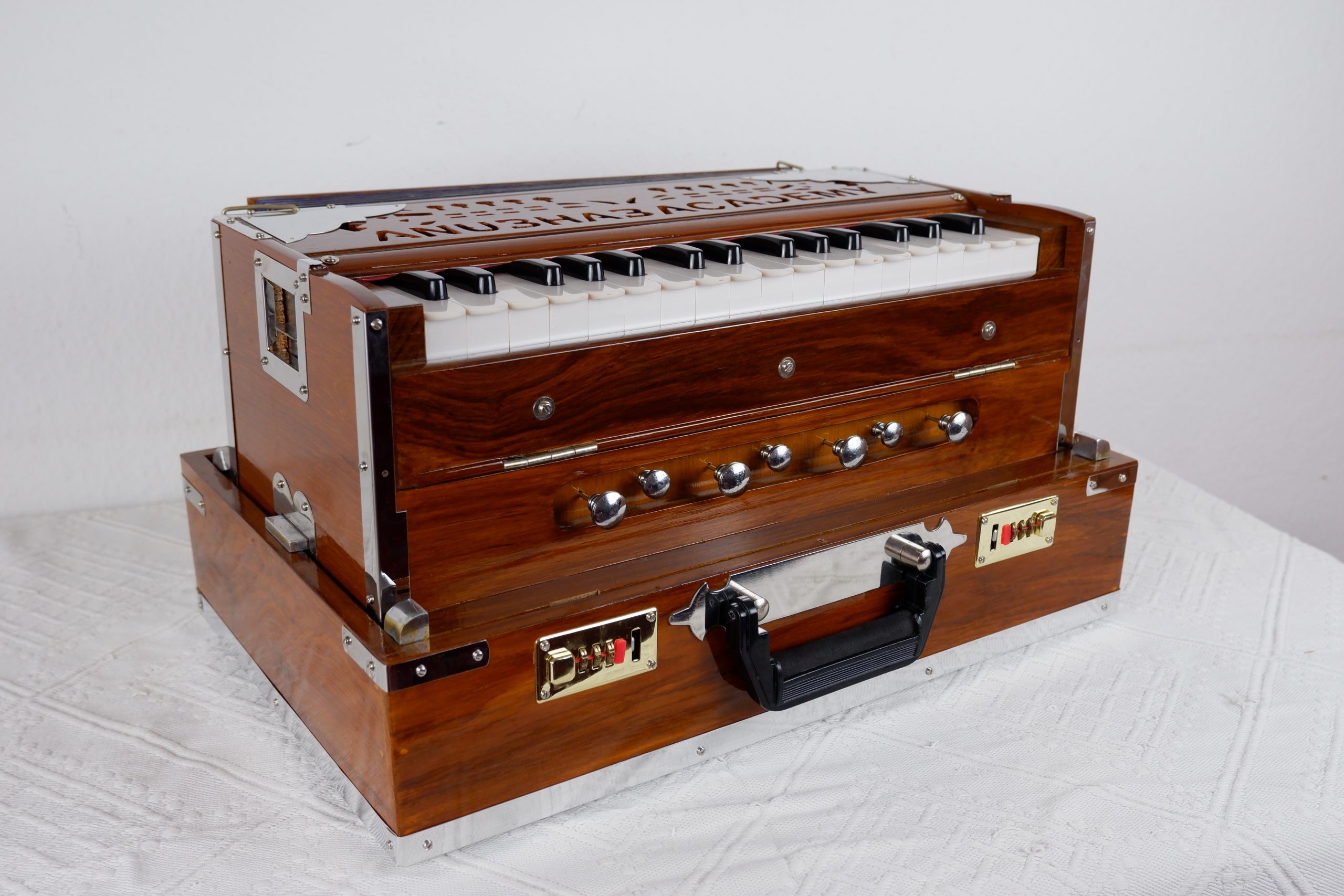 Harmonium kaufen, Anubhab Academy, Harmonium expertise, Expert guidance, 2560x1710 HD Desktop