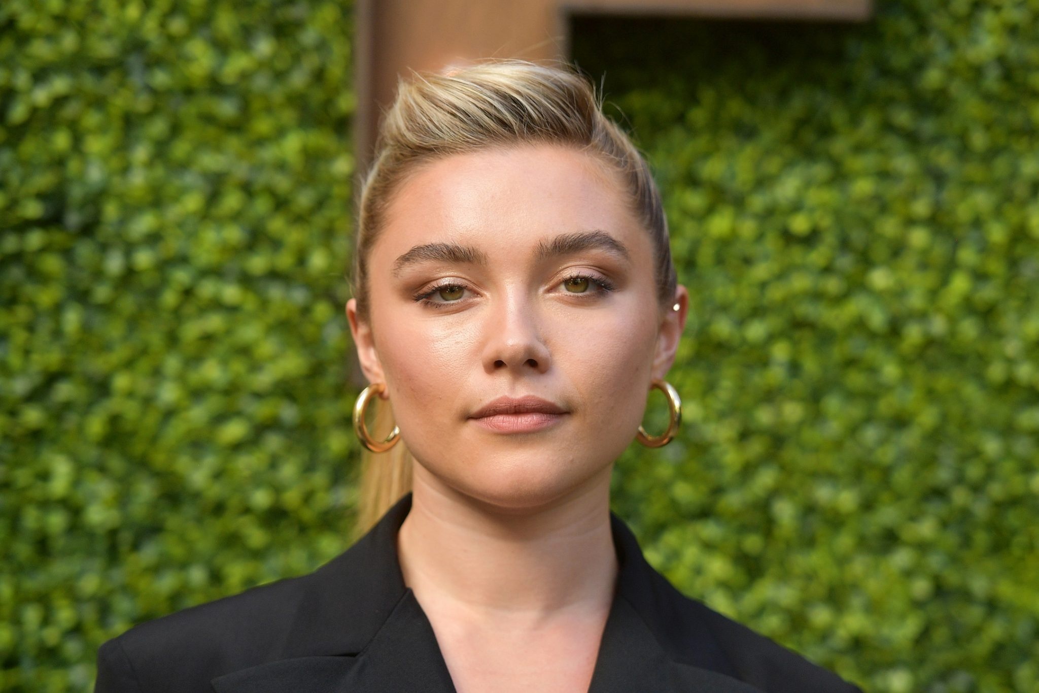 Florence Pugh, Lockdown Tips, 2050x1370 HD Desktop