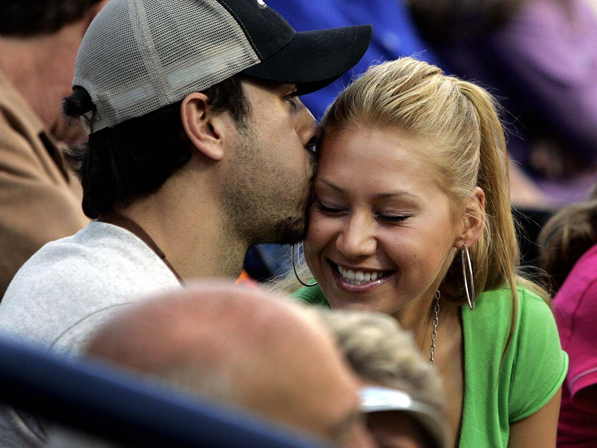 Enrique Iglesias, Anna Kournikova, Twins, Stars, 2270x1710 HD Desktop