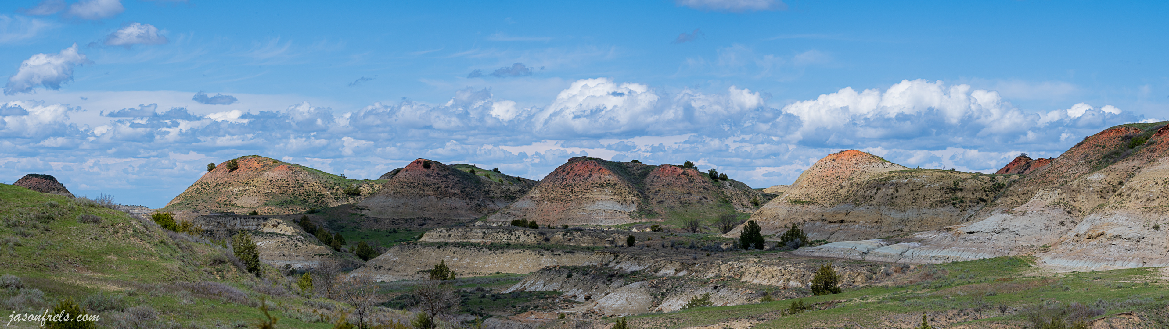 Painted Canyon, Theodore Roosevelt National Park Wallpaper, 3840x1080 Dual Screen Desktop