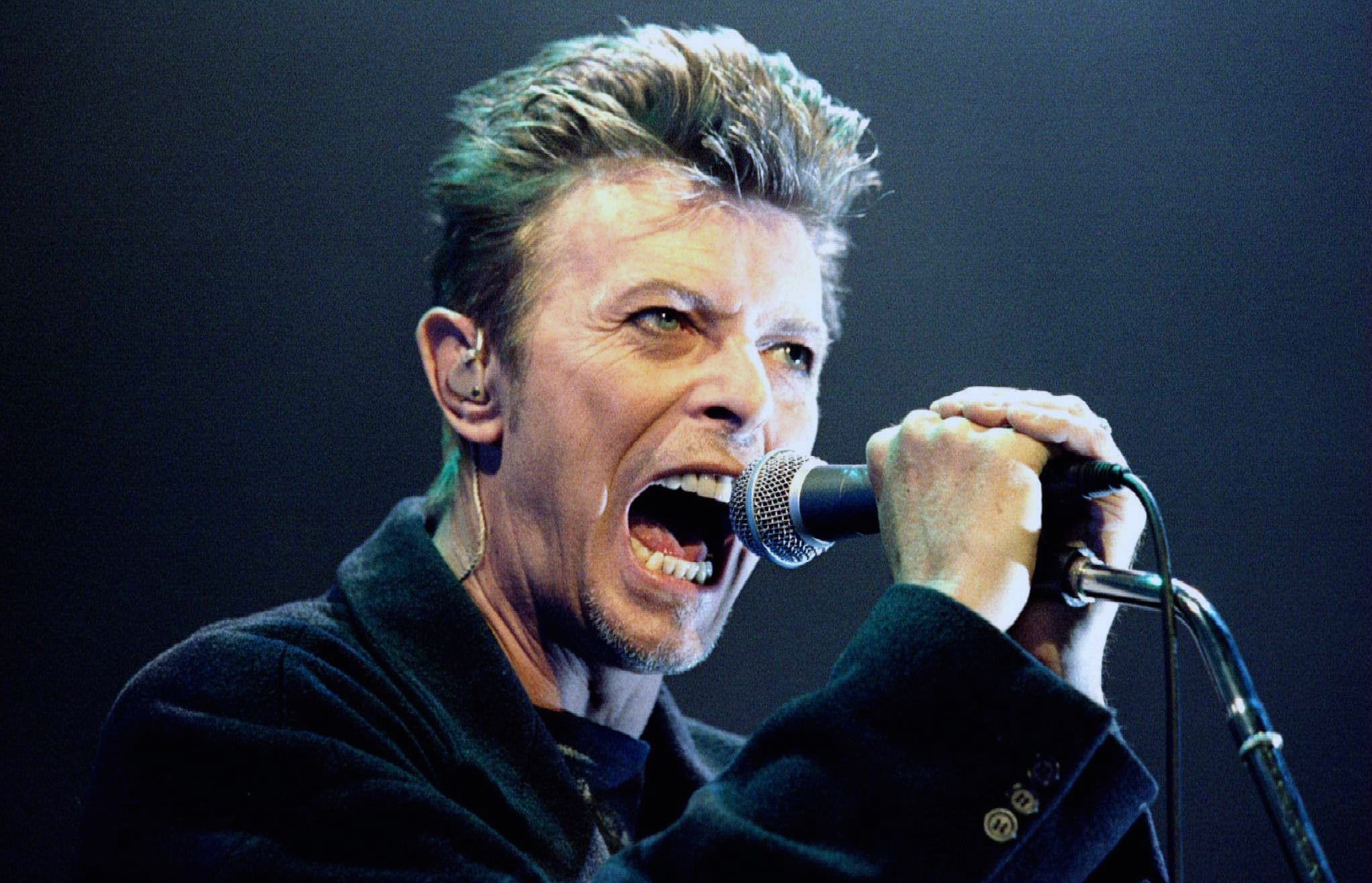 David Bowie wallpapers, High resolution, Quality download, Musical icon, 2050x1320 HD Desktop