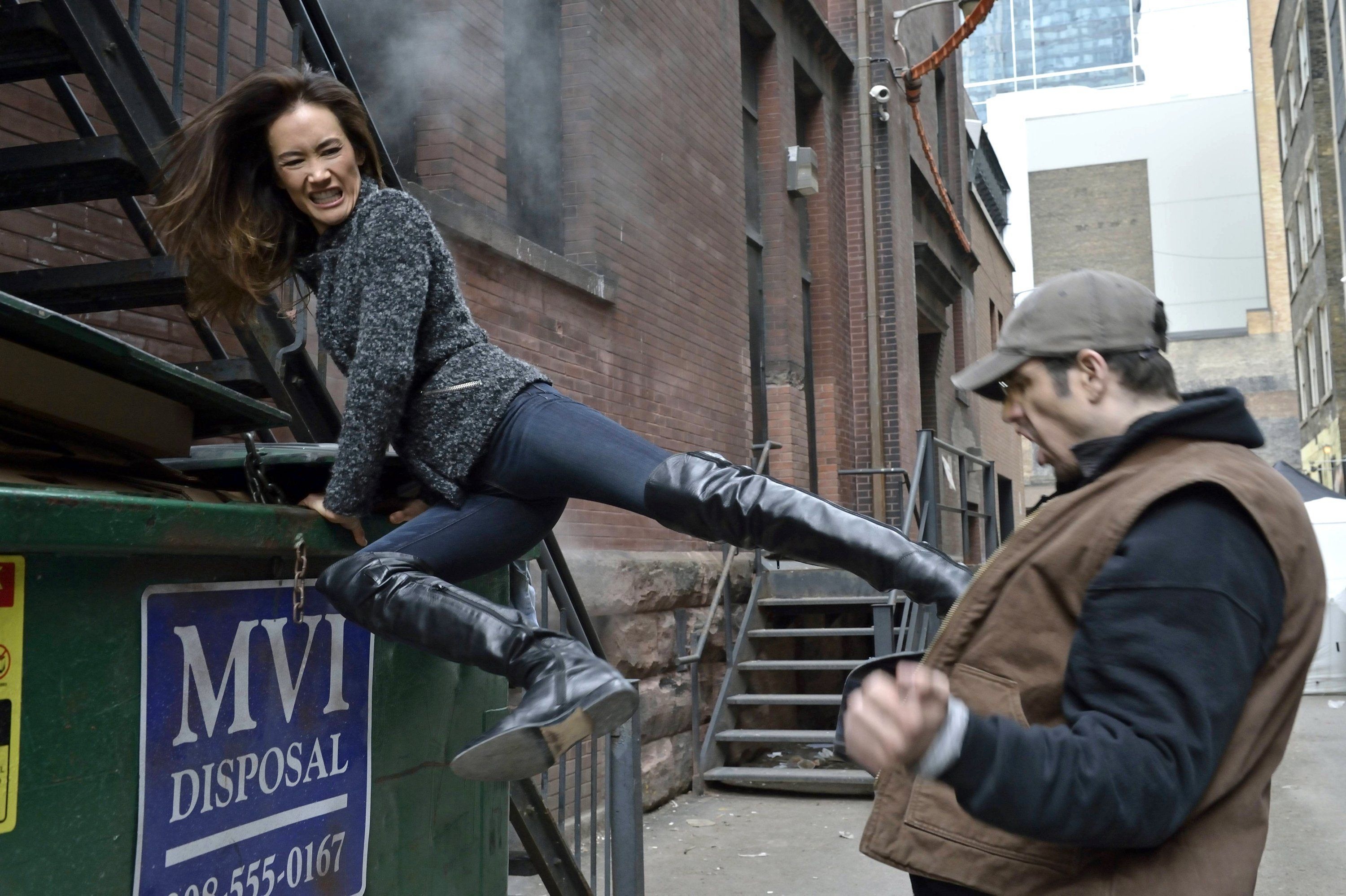 Maggie Q, Up the standard, Maggie Q stunts, Nikita, 3000x2000 HD Desktop