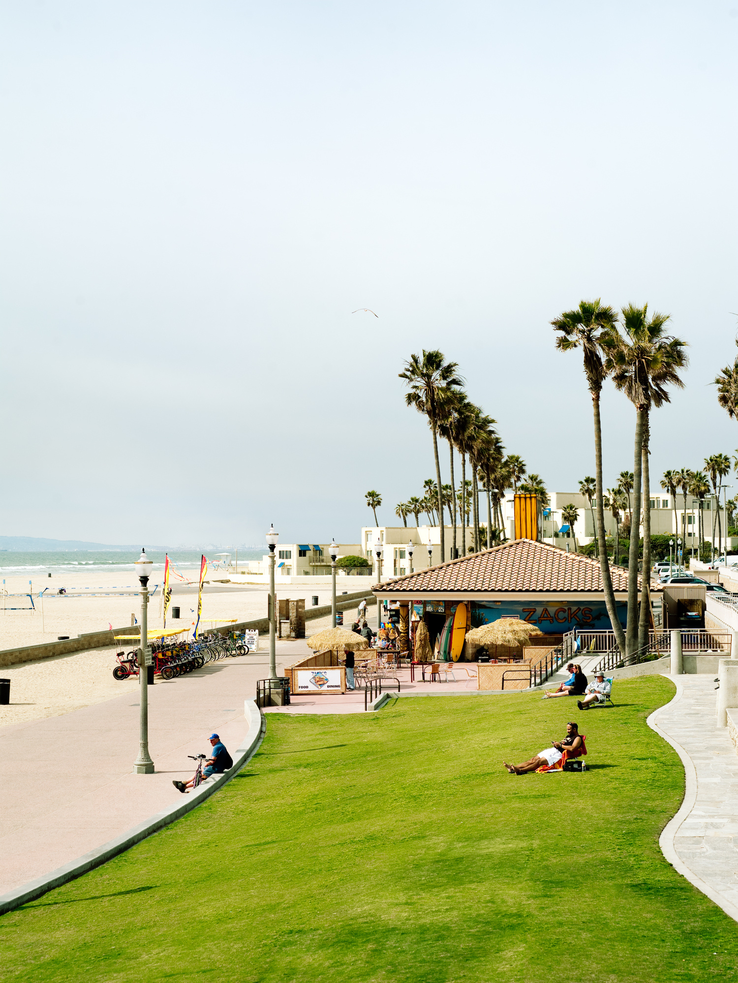 Huntington Beach, Fun weekend, California, 1500x2000 HD Phone