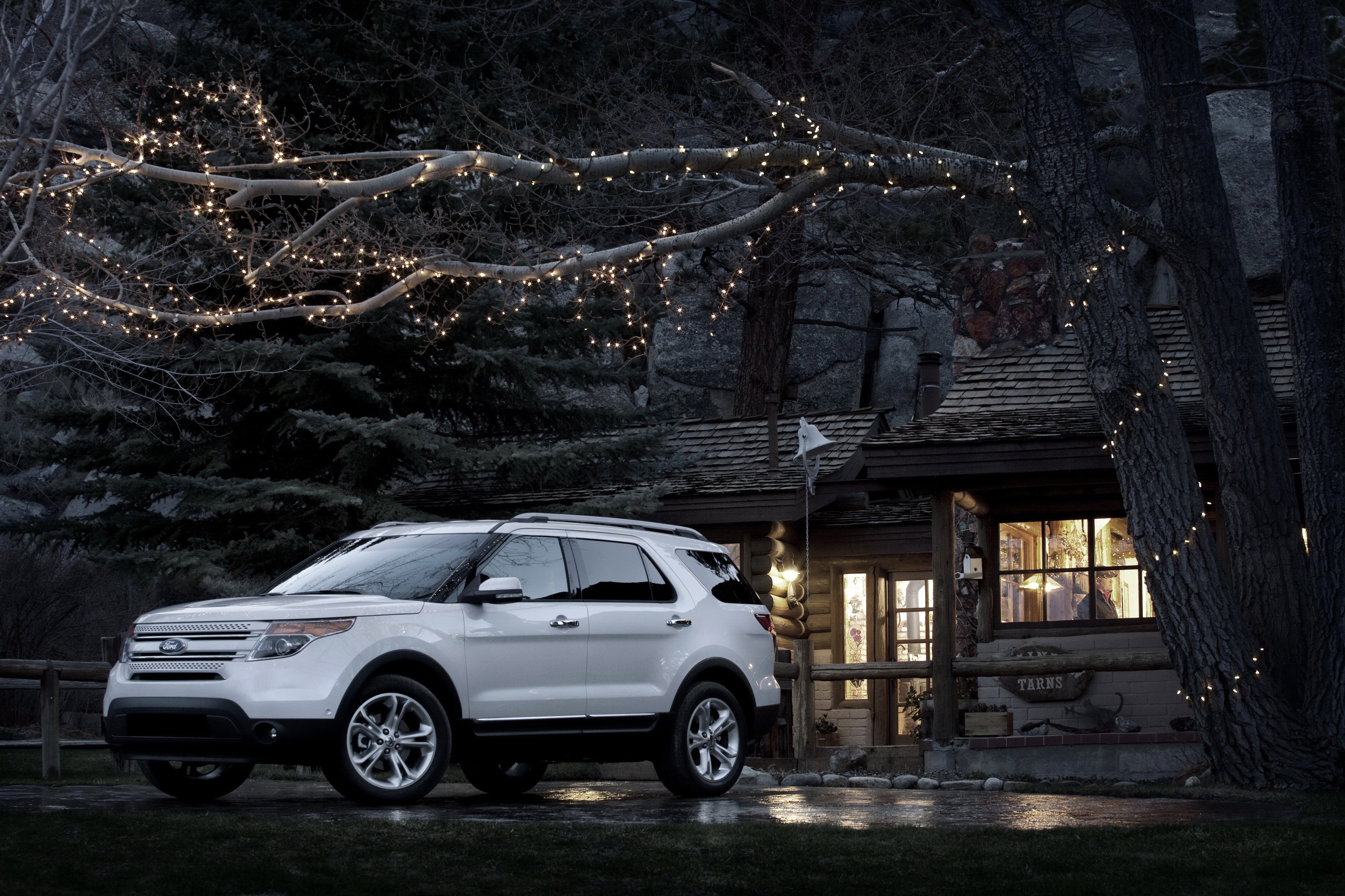 2011 Model, Ford Explorer Wallpaper, 3080x2050 HD Desktop