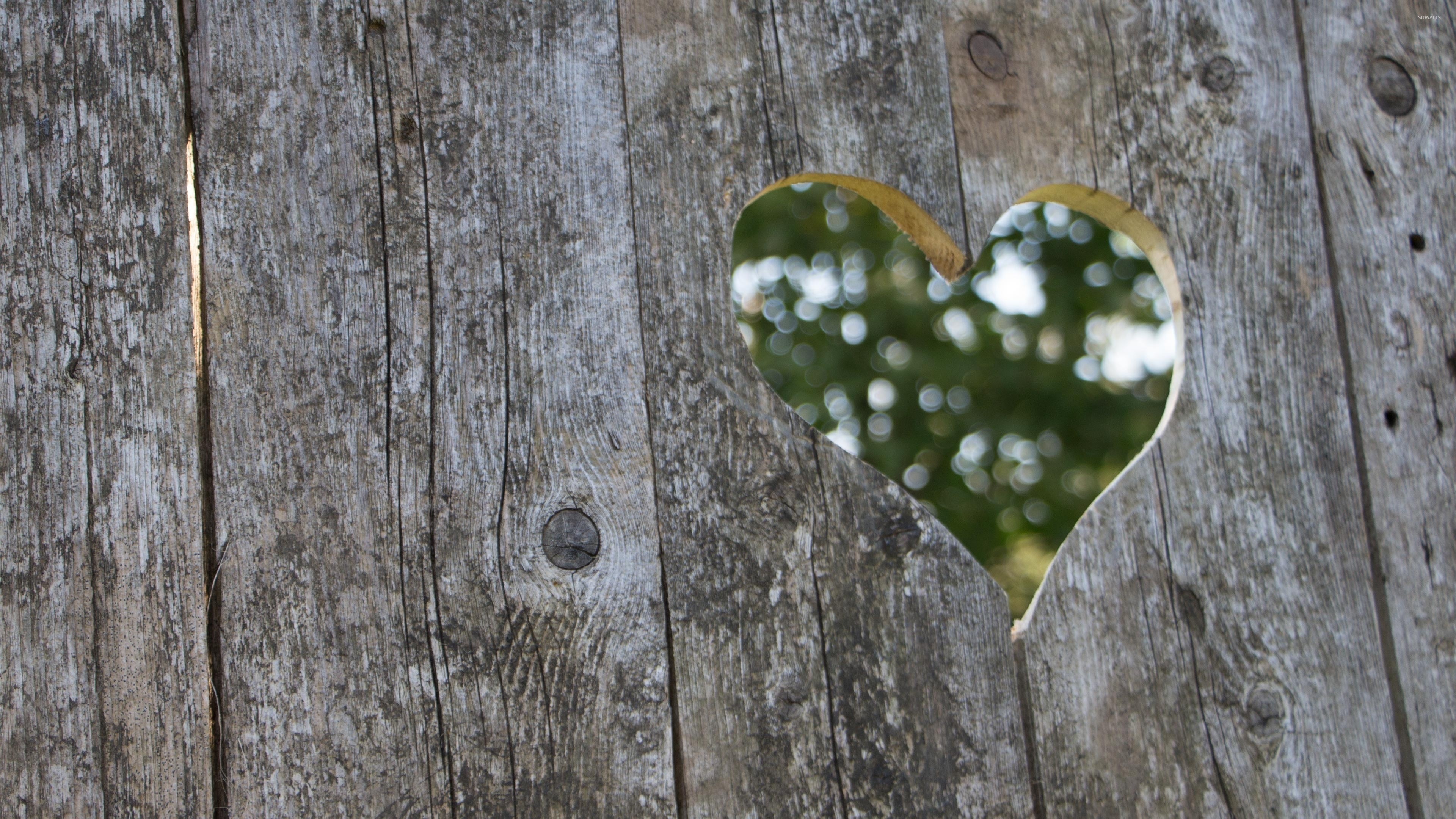 Wooden heart, Intricate carving, Vintage style, Distressed, 3840x2160 4K Desktop