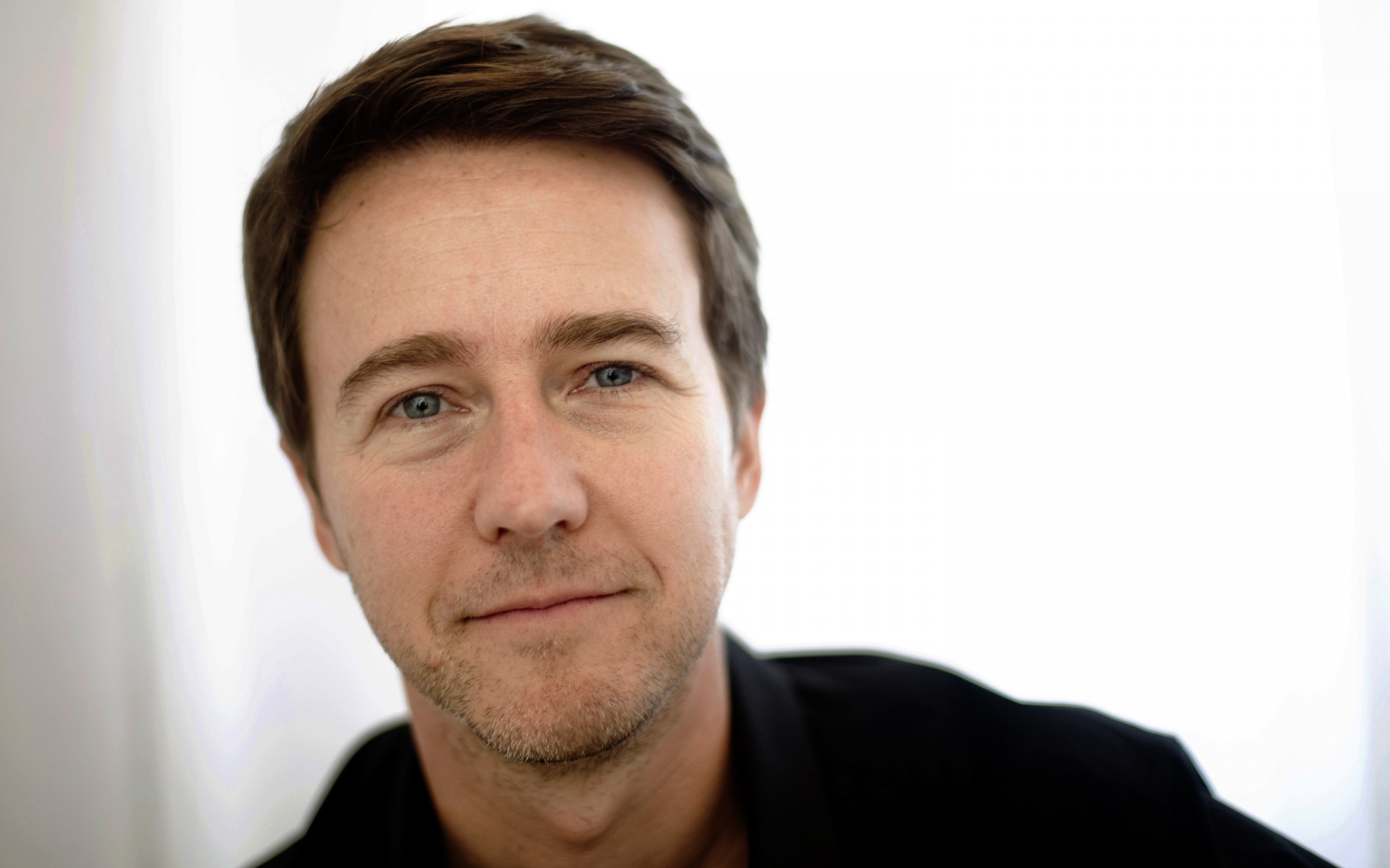 Edward Norton, Celebs, HD wallpaper, Actor's background, 2880x1800 HD Desktop