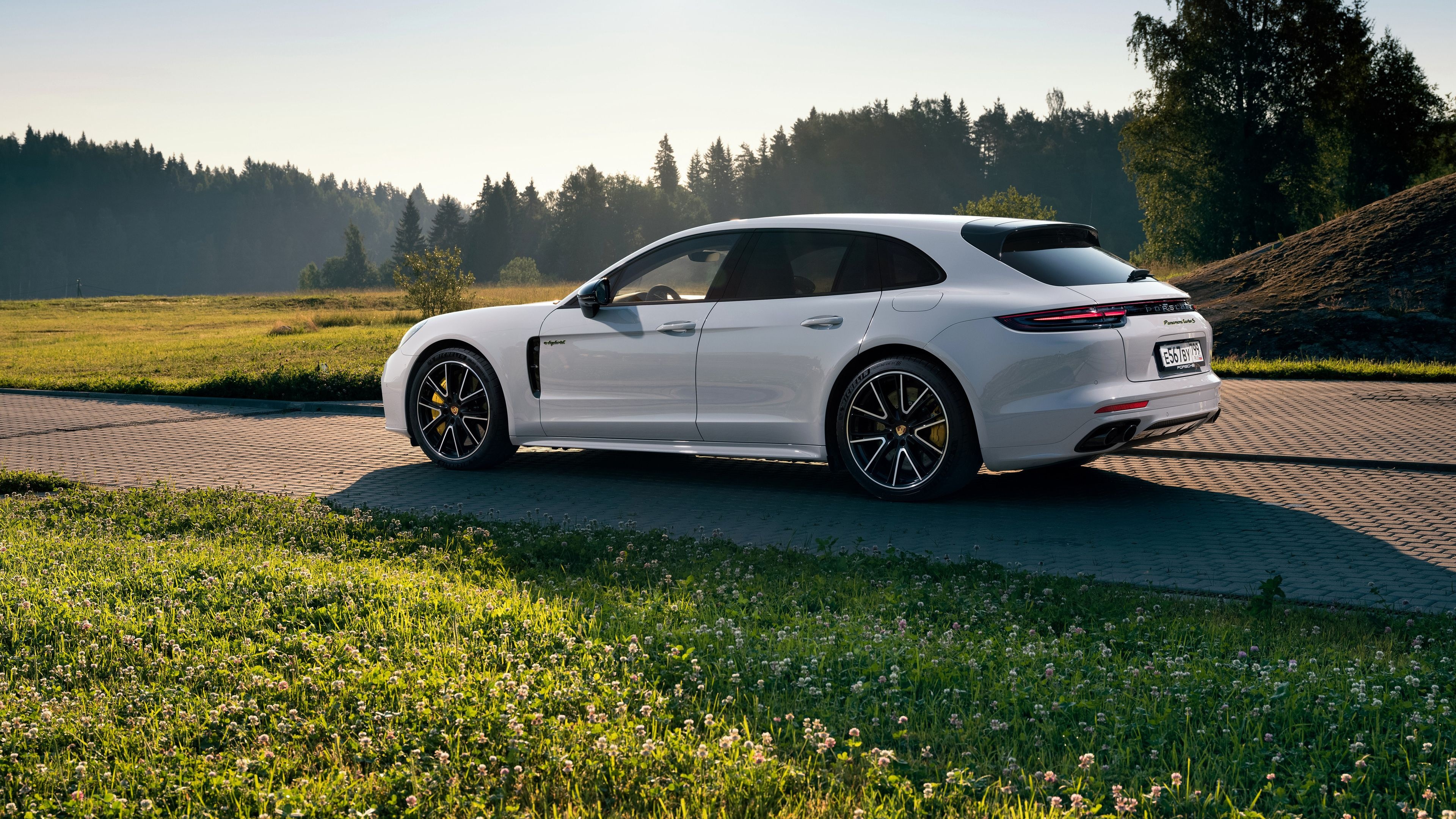 Turbo S E-Hybrid, Porsche Panamera Wallpaper, 3840x2160 4K Desktop