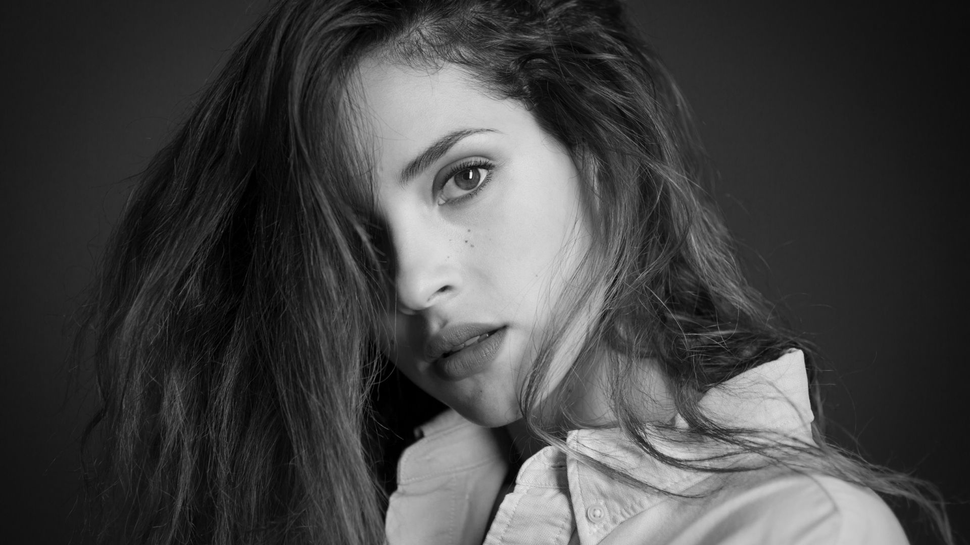 Adria Arjona, Monochrome image, Actress, HD background, 1920x1080 Full HD Desktop