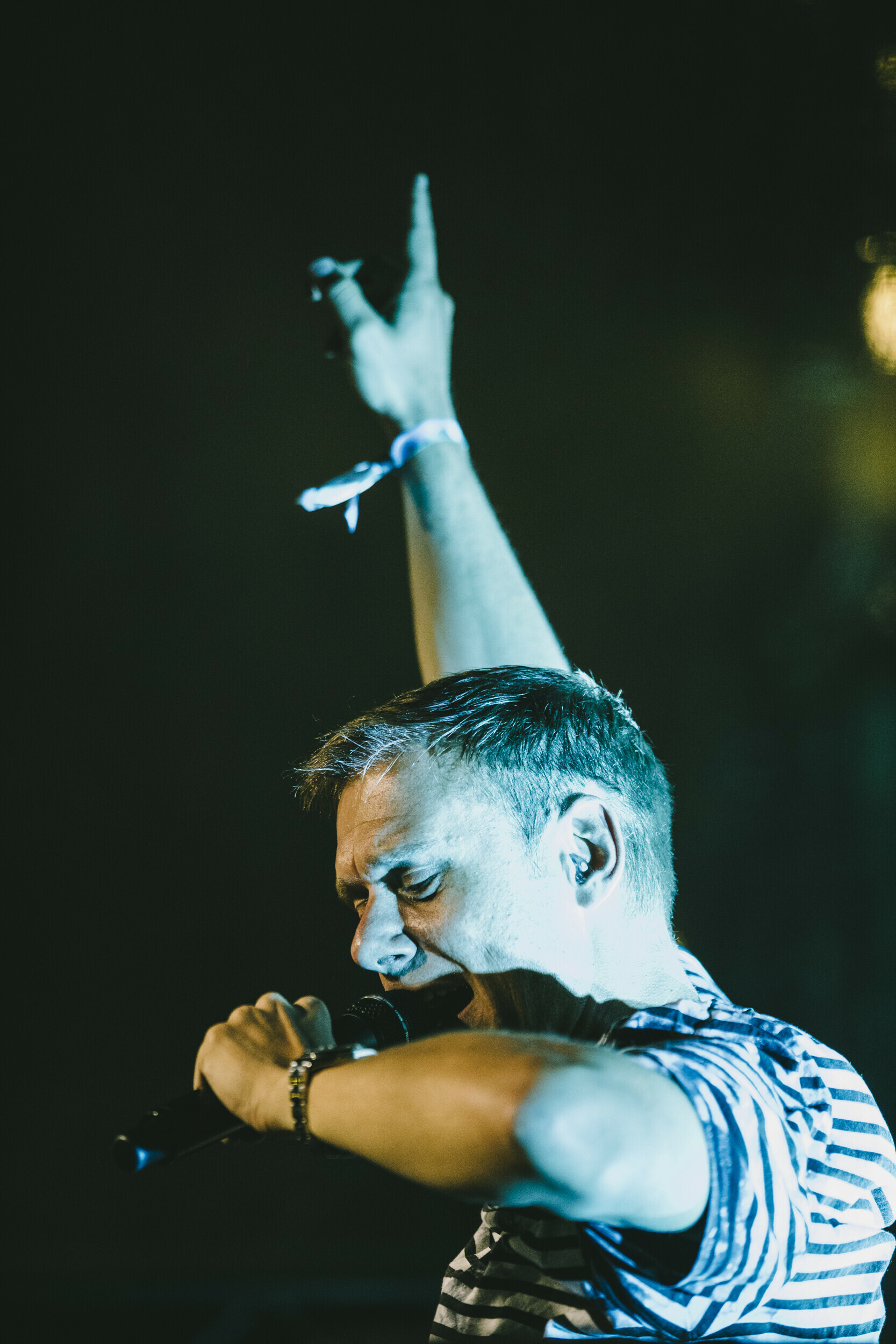 Armin Van Buuren at Weekend Festival, Legendary DJ, Vimsa punkti, Music extravaganza, 1670x2500 HD Phone