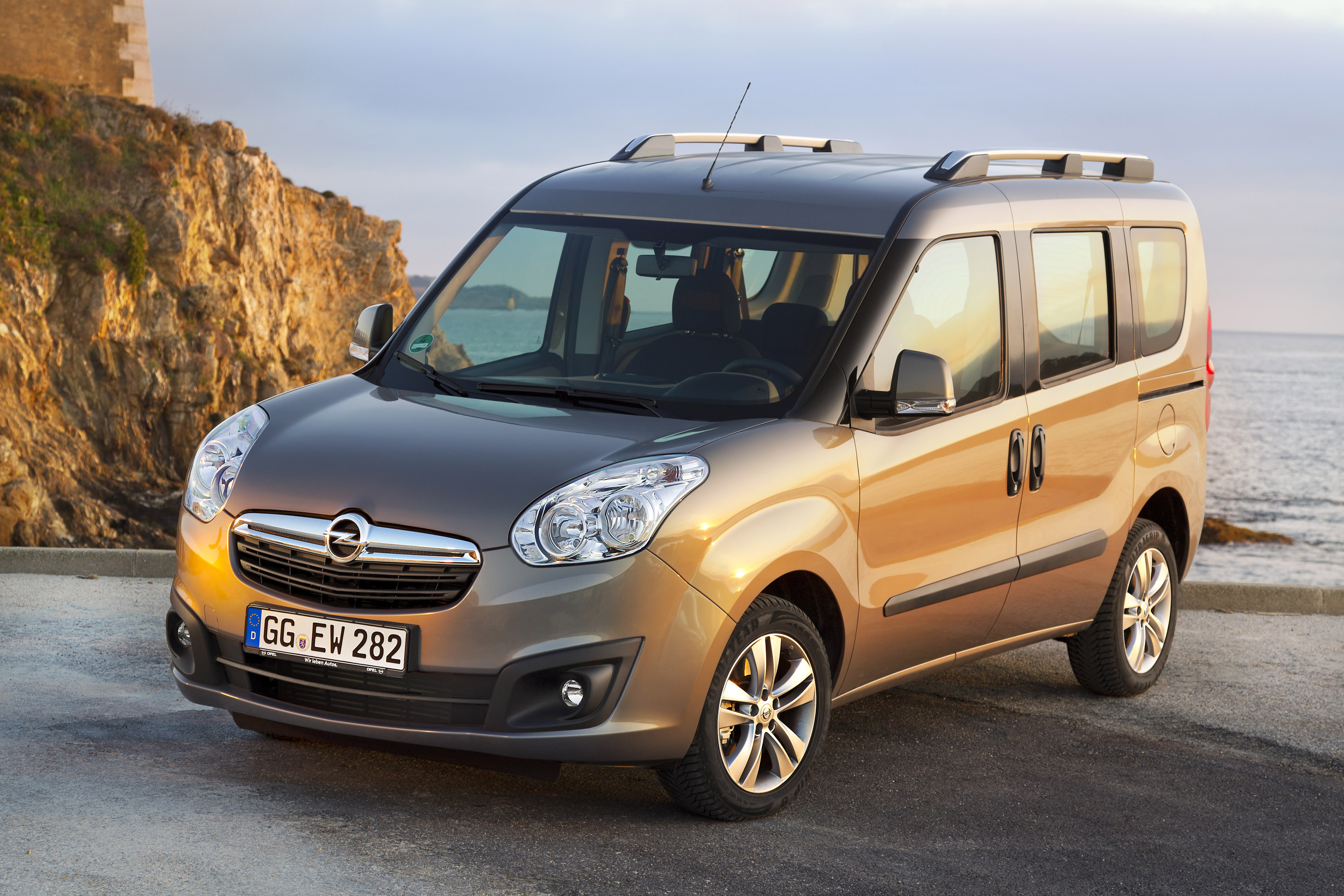 2013 Model, Opel Combo Wallpaper, 3000x2000 HD Desktop