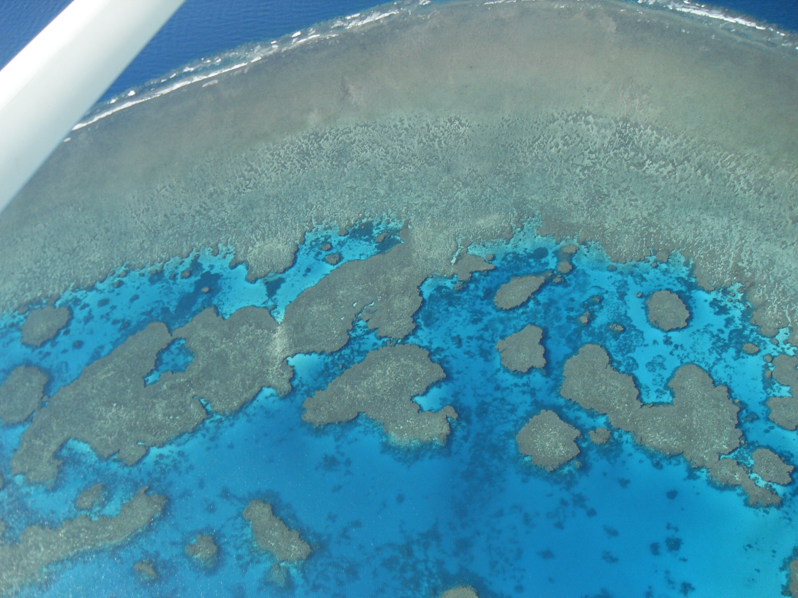 Great Barrier Reef, Whitsunday Island, 2600x1950 HD Desktop