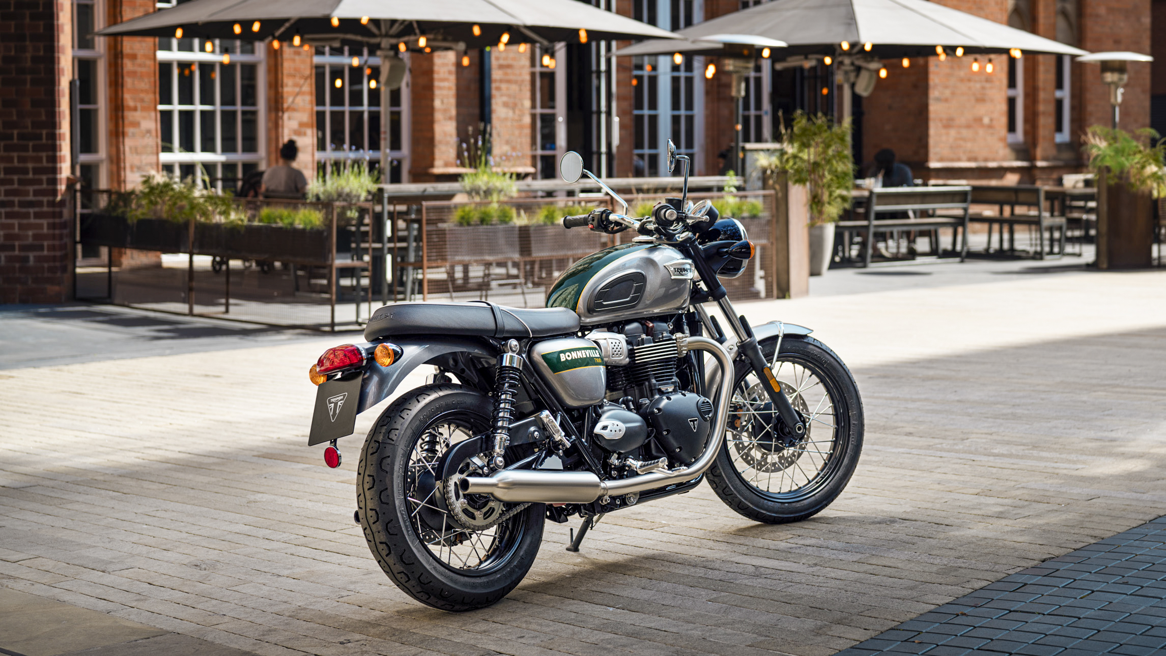 Triumph Bonneville T100, Special edition, Gold line, 3840x2160 4K Desktop