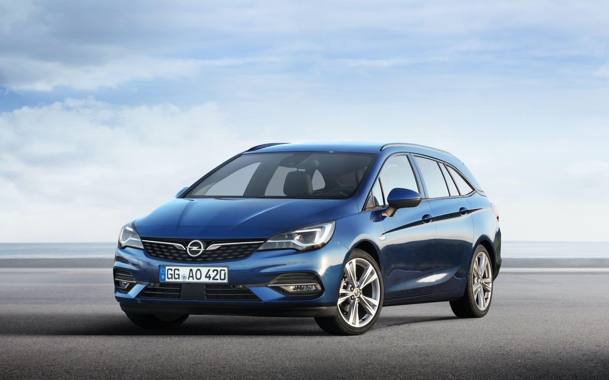 Opel Astra Sports Tourer, Exciting design, Spacious interior, Dynamic performance, 2000x1250 HD Desktop