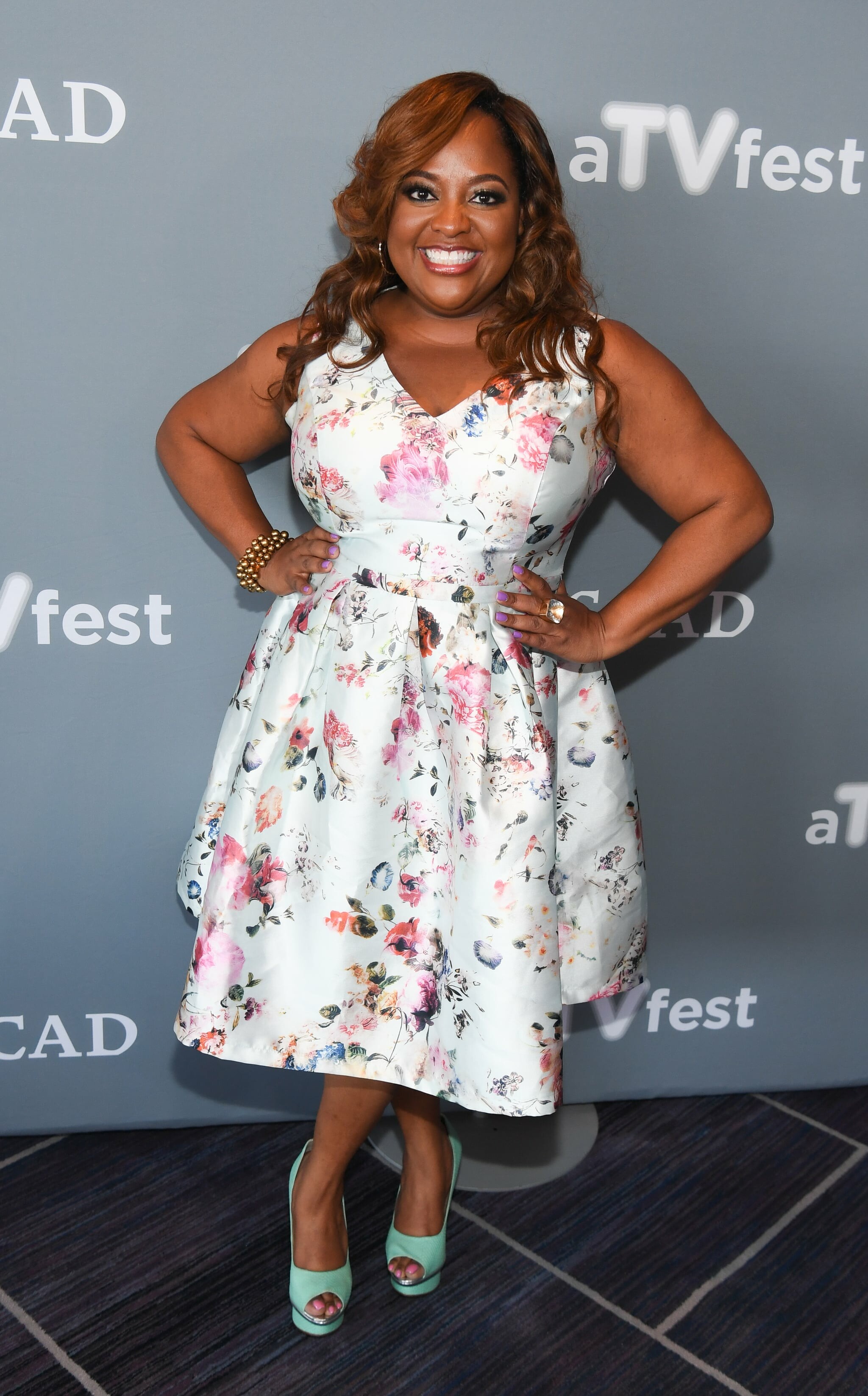 Sherri Shepherd, Multitalented artist, Versatile career, Charismatic personality, 2050x3300 HD Phone