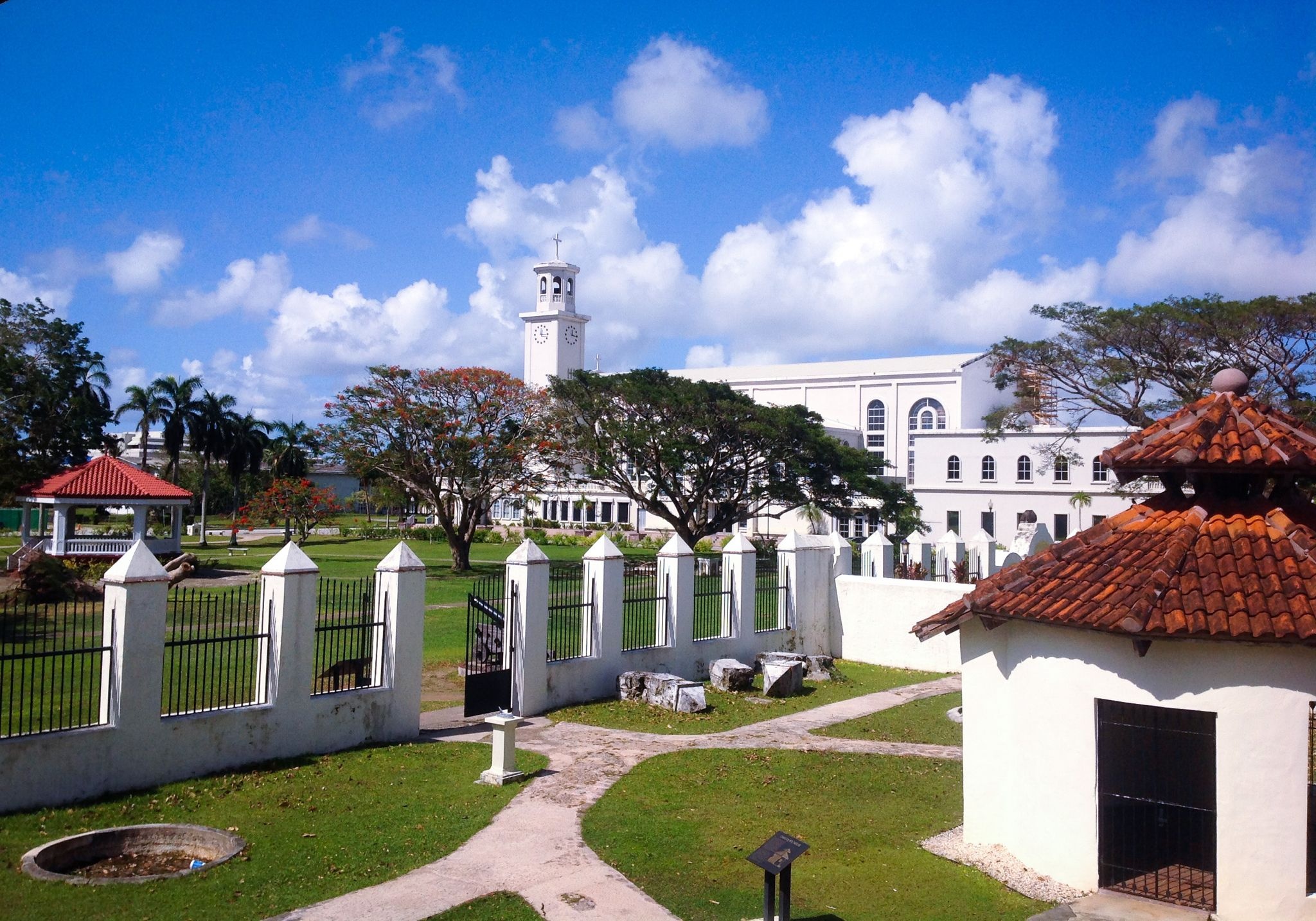 Hagatna, Plaza de Espana, Guam, Easter Island, 2050x1440 HD Desktop