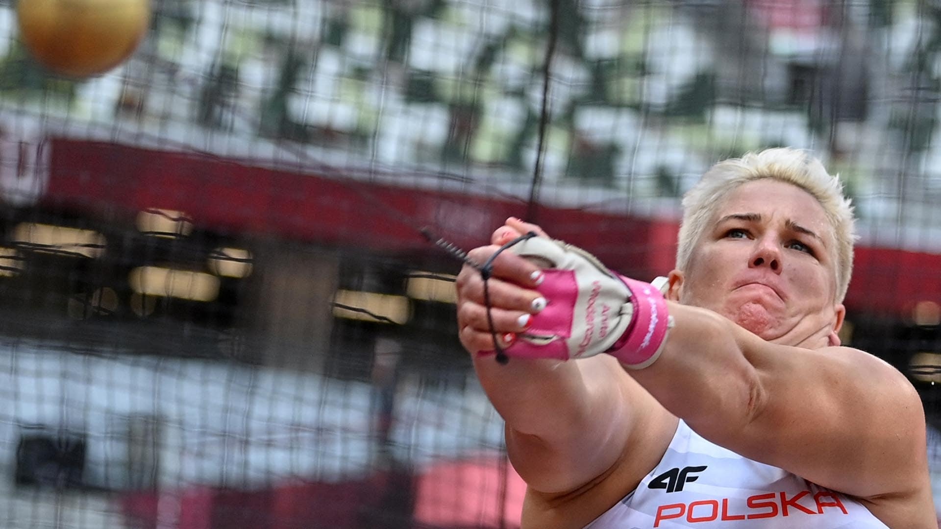 Anita Wlodarczyk, First hammer throw, Olympic qualification, 1920x1080 Full HD Desktop