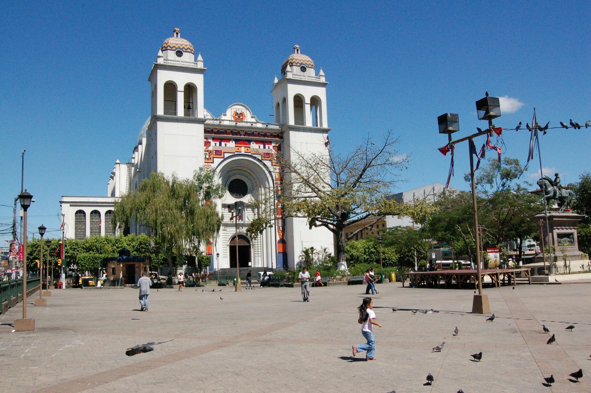 Metropolitan Cathedral of the Holy Savior, Republic of El Salvador Wallpaper, 1920x1280 HD Desktop