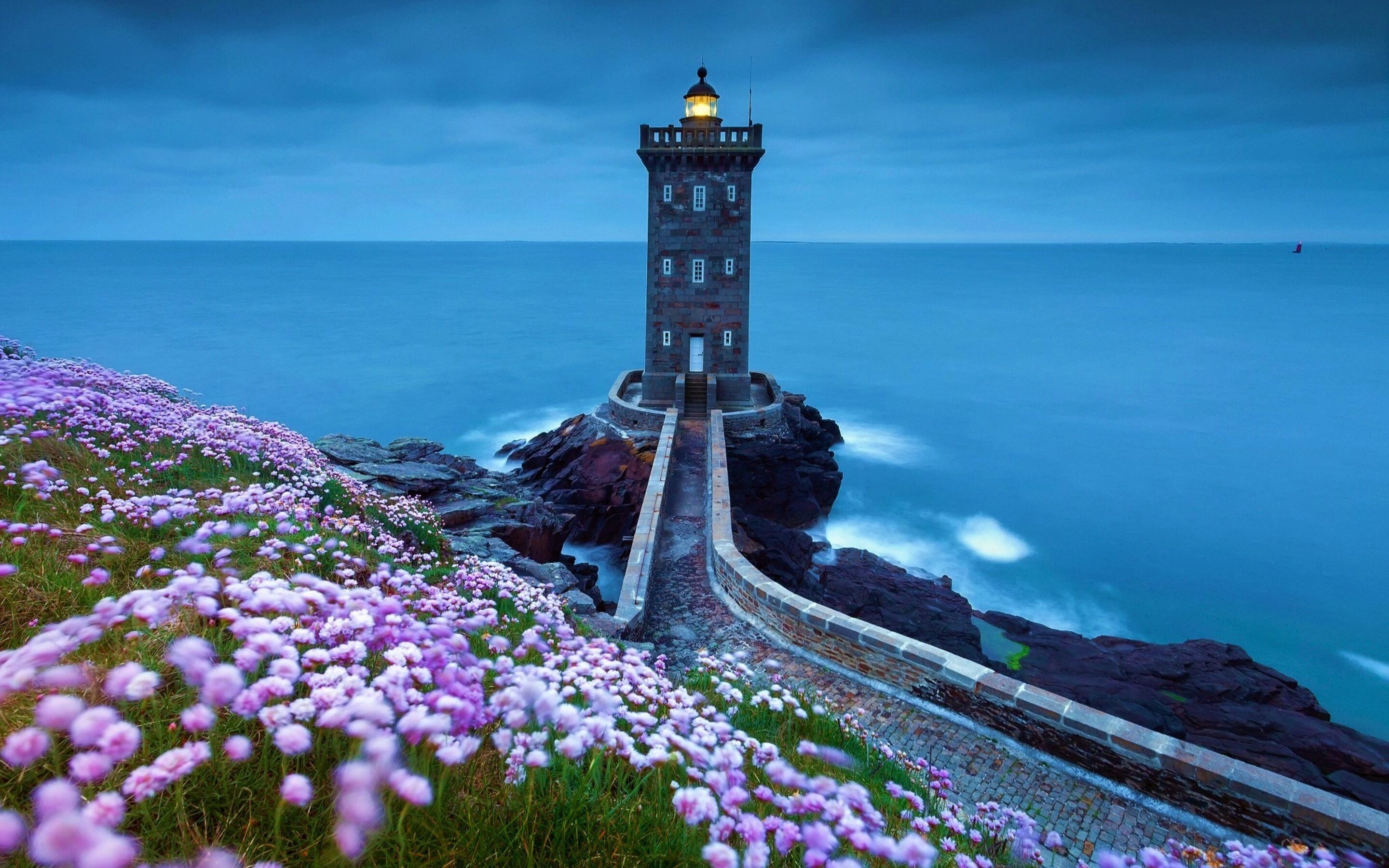 Kermorvan, Lighthouses Wallpaper, 2880x1800 HD Desktop