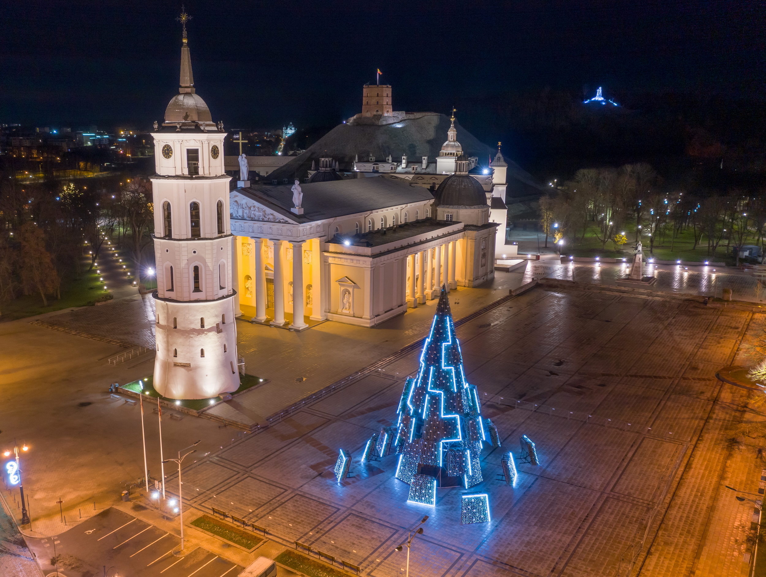 Vilnius, Eurocities, Cultural hub, Architectural marvels, 2500x1890 HD Desktop